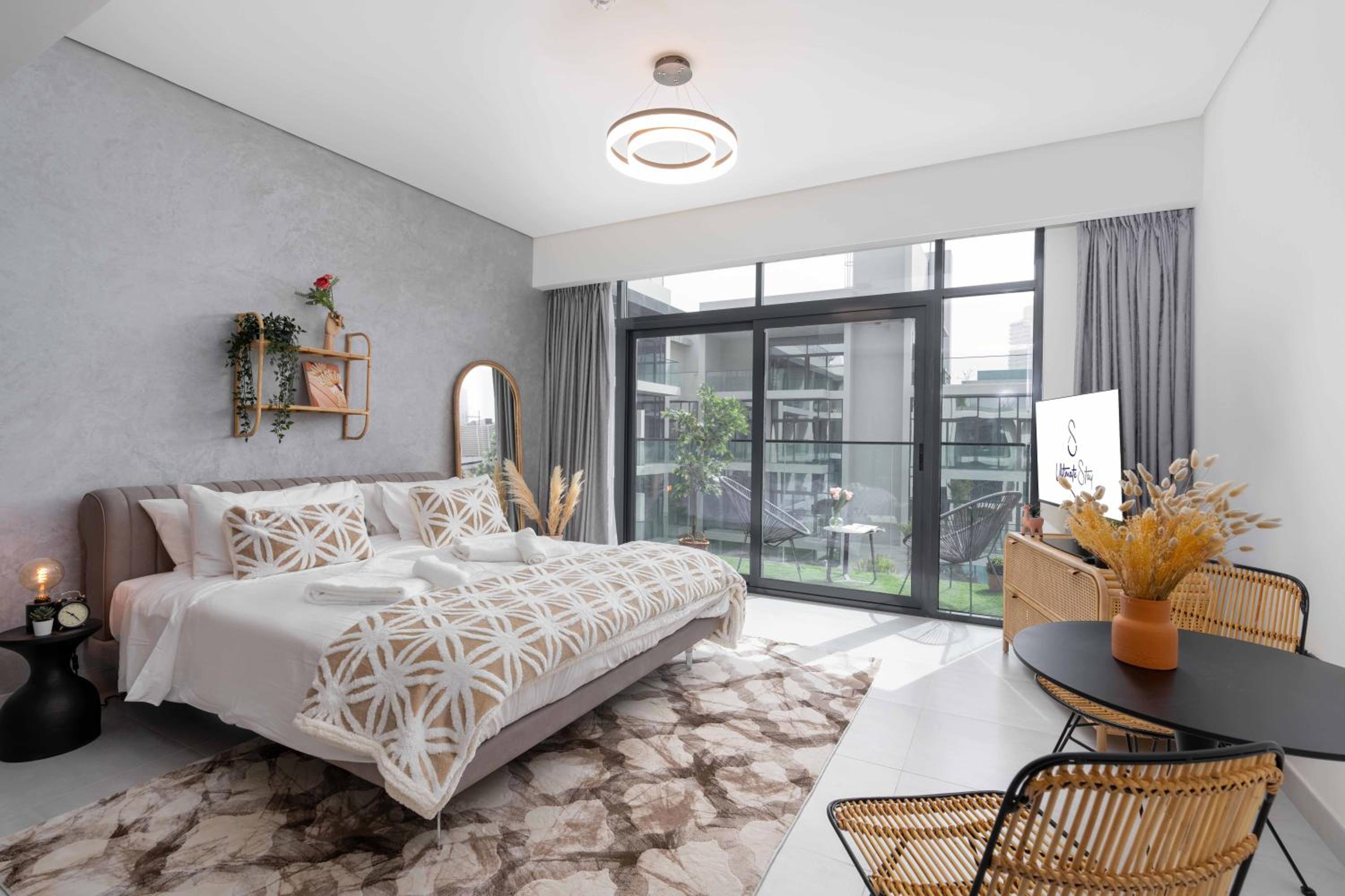 Ultimate Stay / Modern Studio / Swimming Pool View