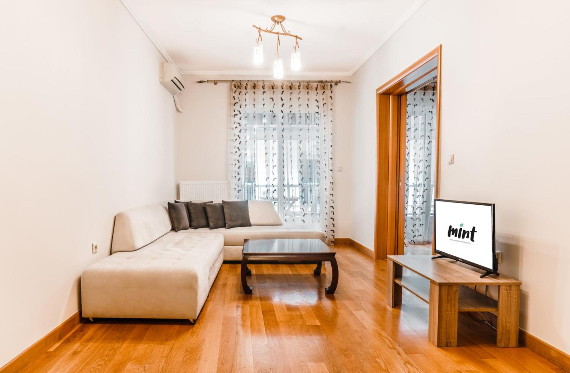Wood Apartment in the Center of Thessaloniki photo 5