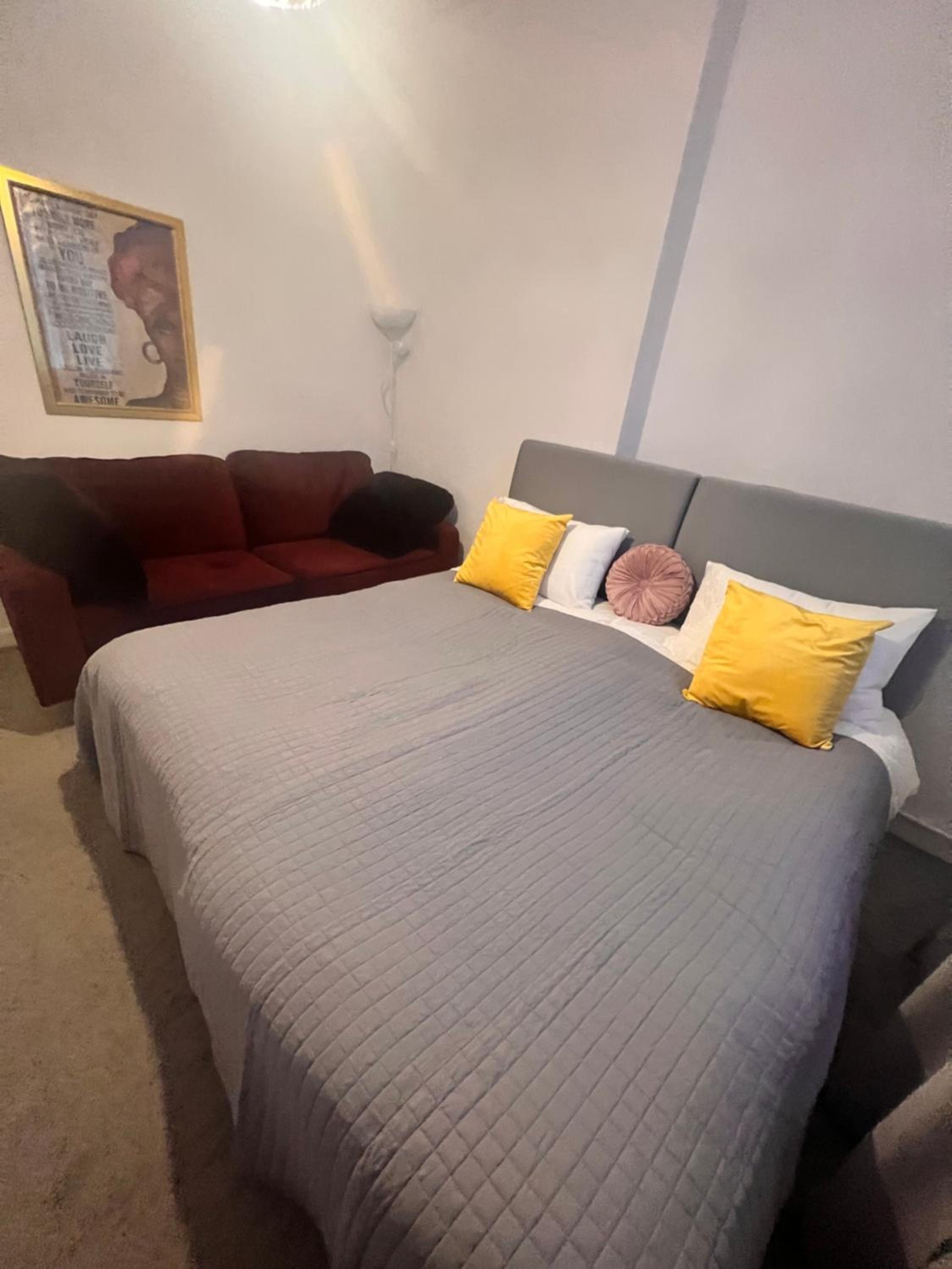 Spacious Double Room in prime location London