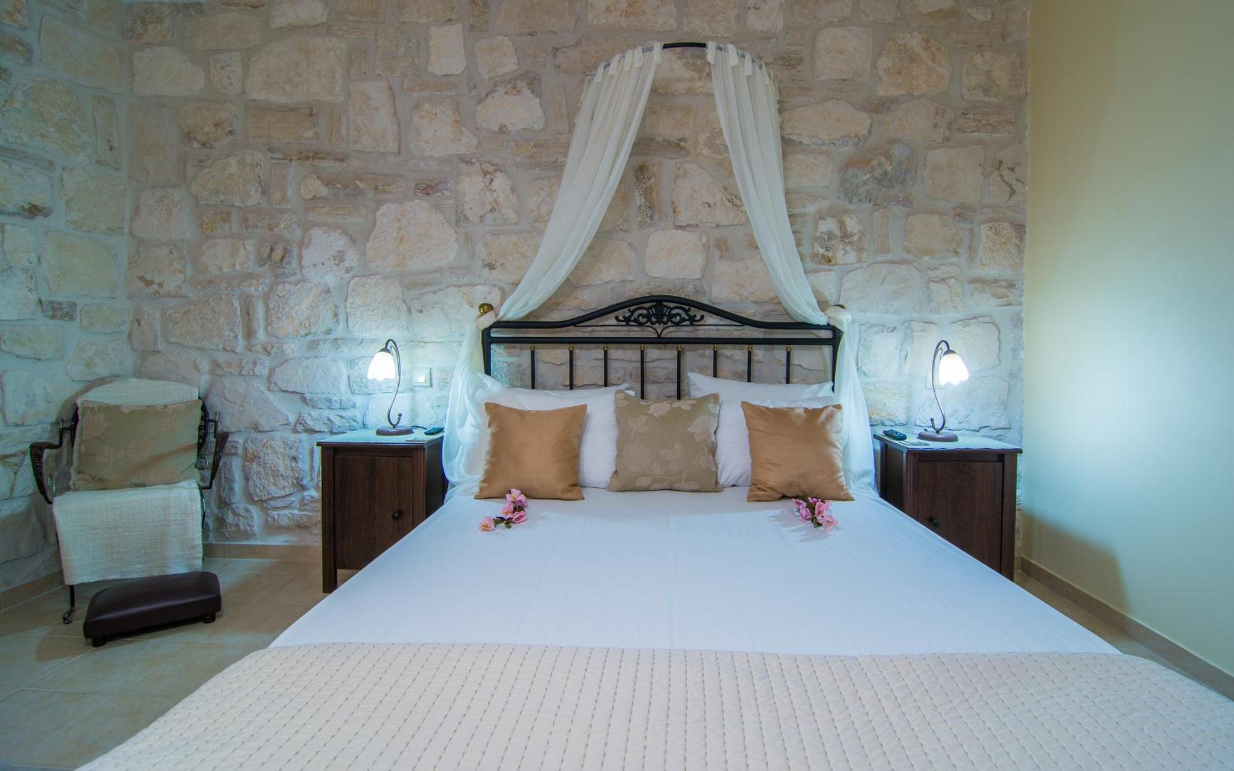 EVaNTHE STONE VILLAS view 4