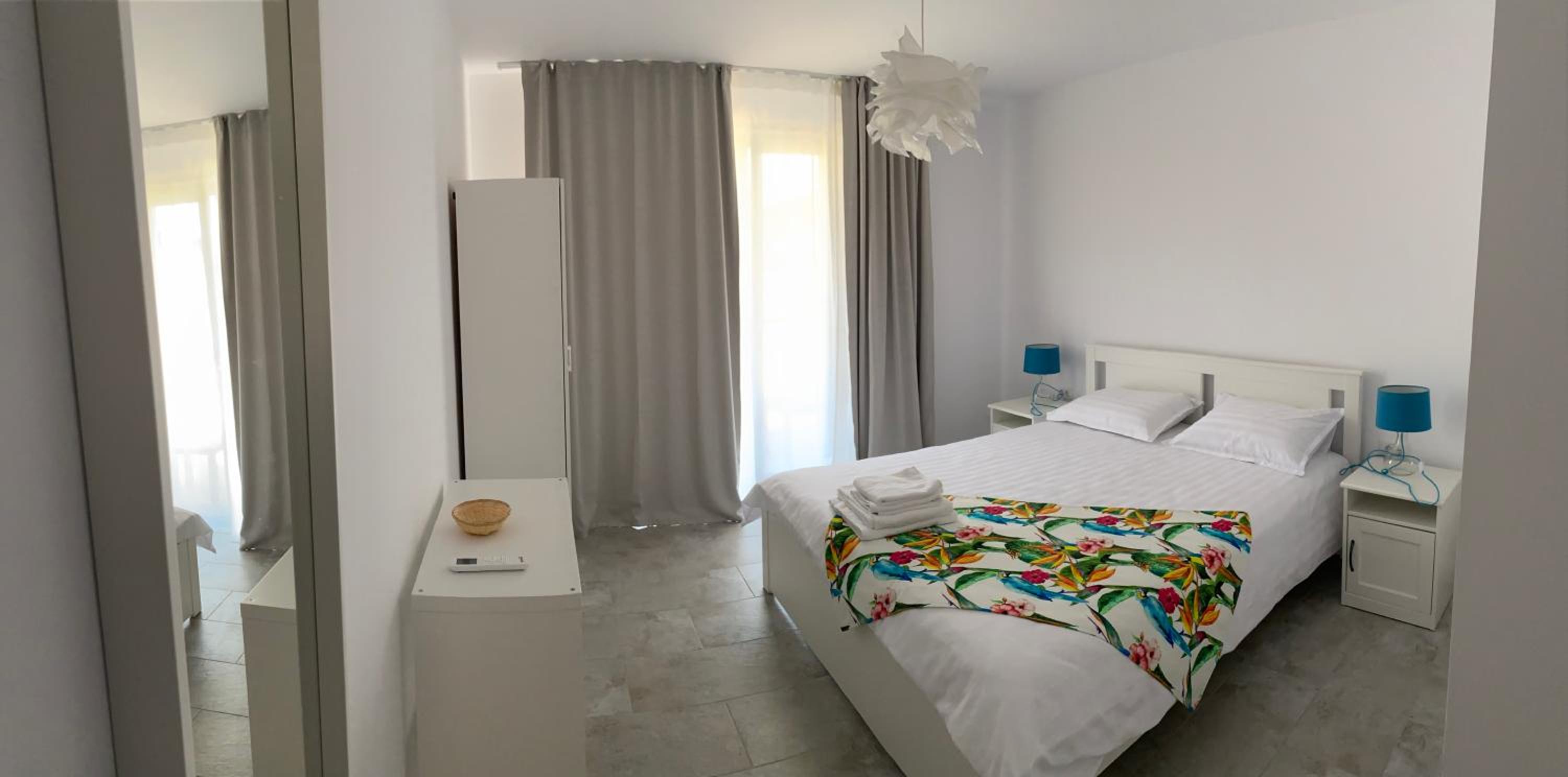 VAMA BLUE view 2