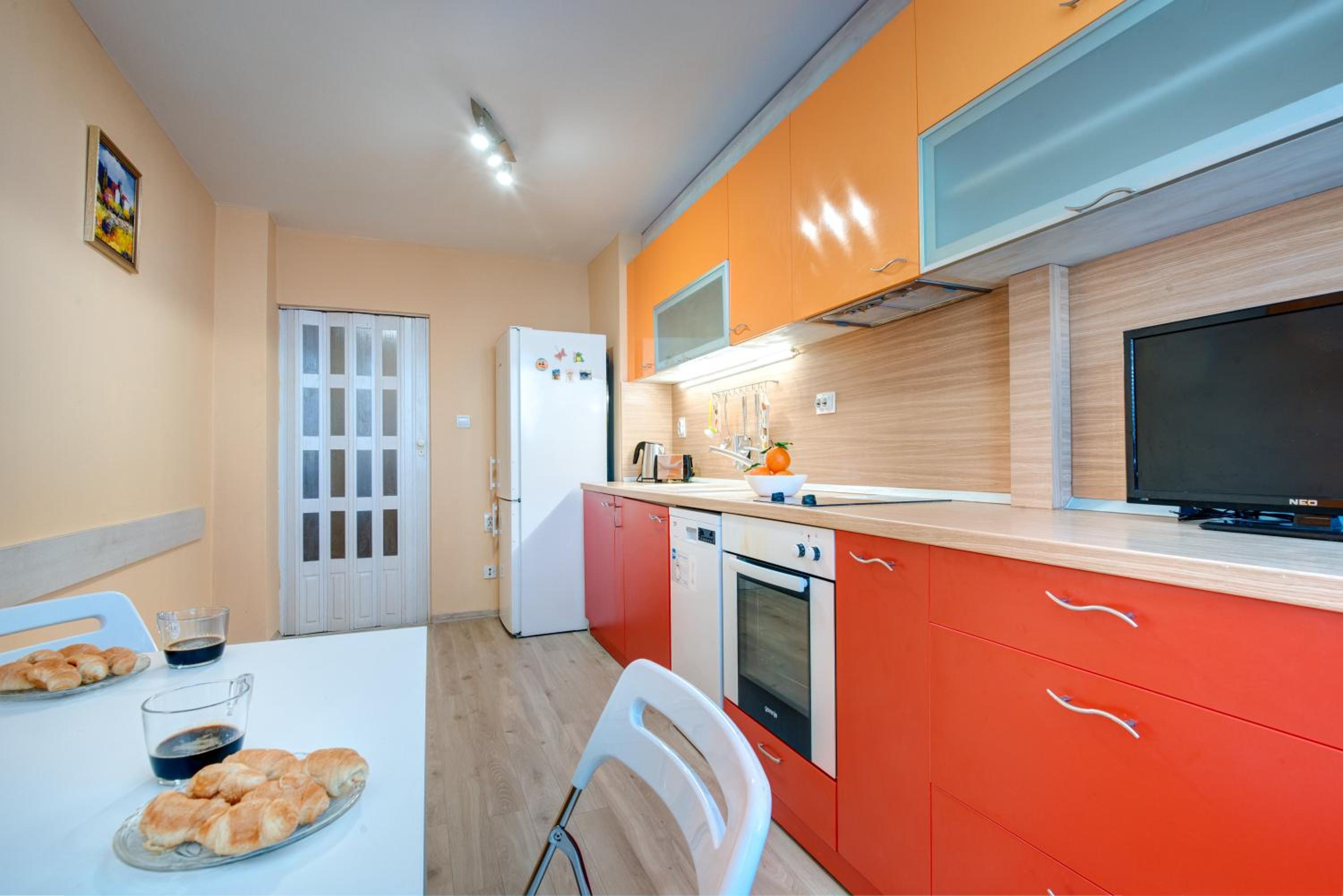 Daisy - 3 Room and Kitchen Apartment in Lazur