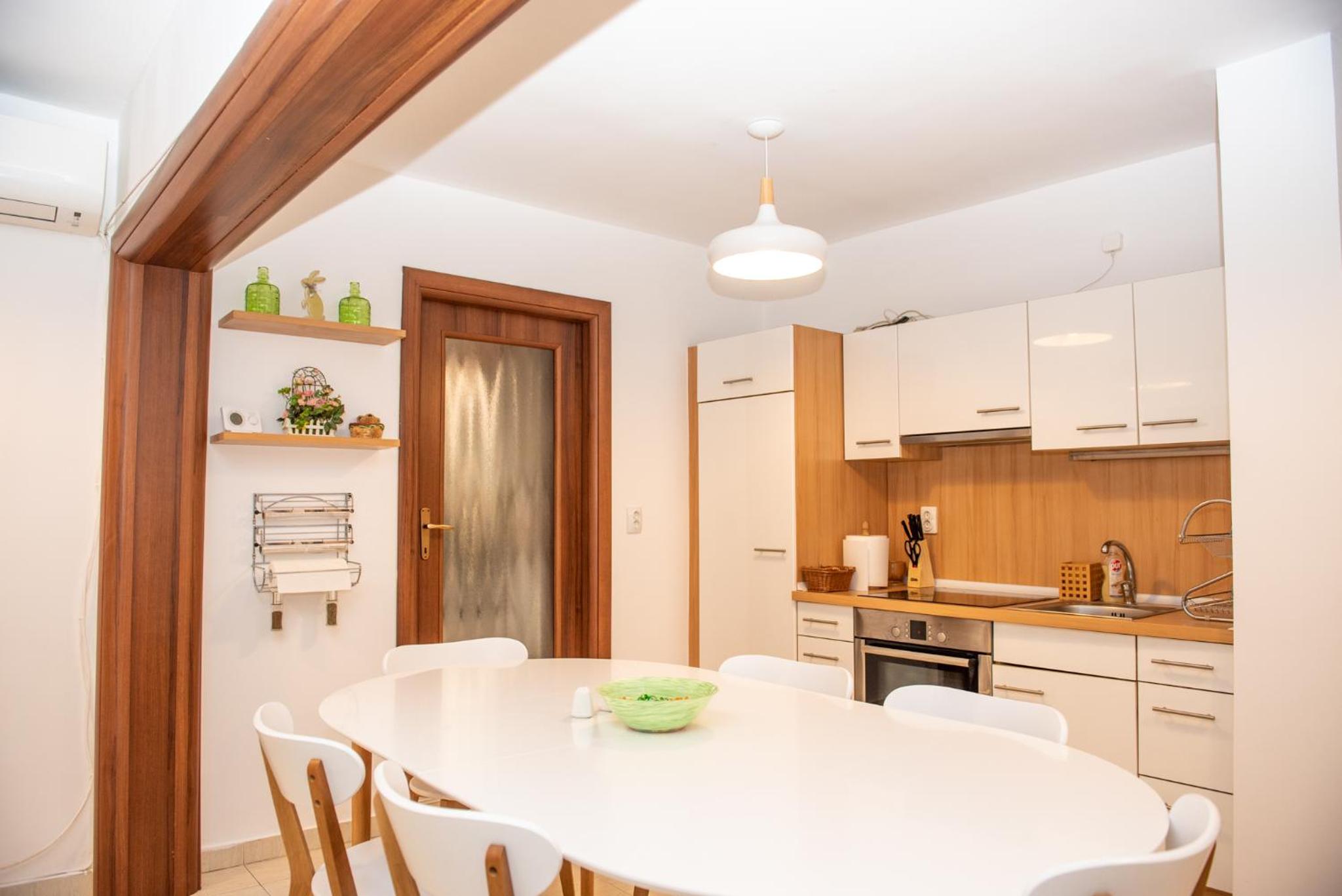 Classic Apartment Near The City Center