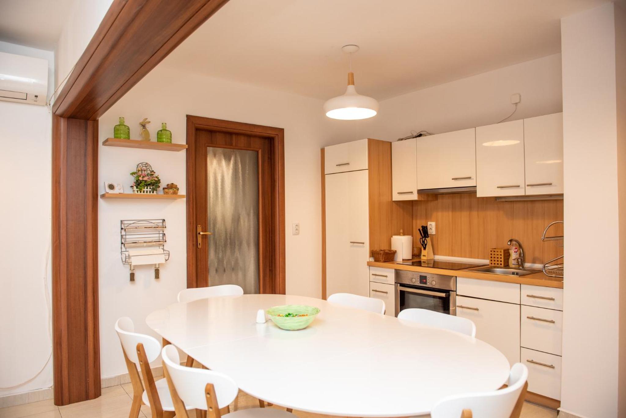 Classic Apartment Near The City Center
