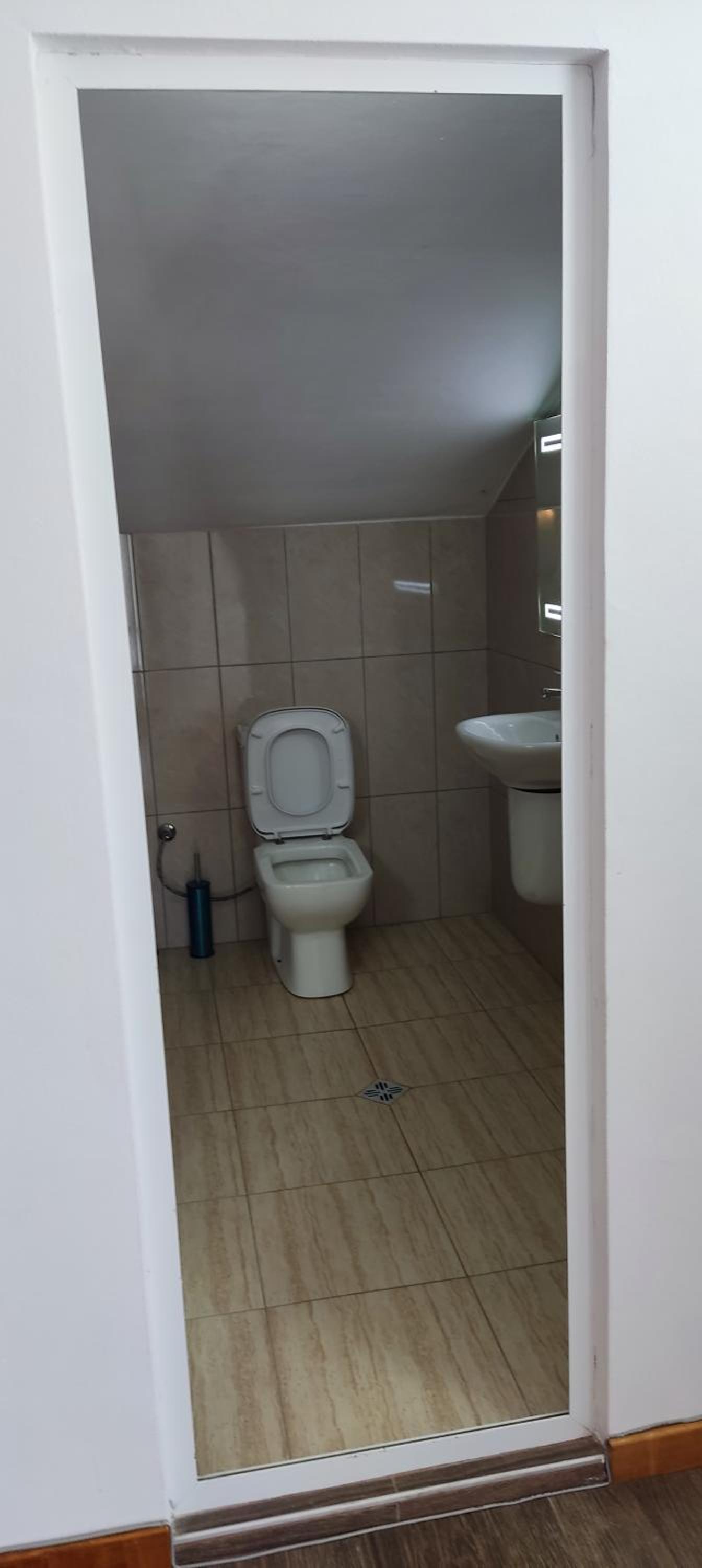 Photo 8
