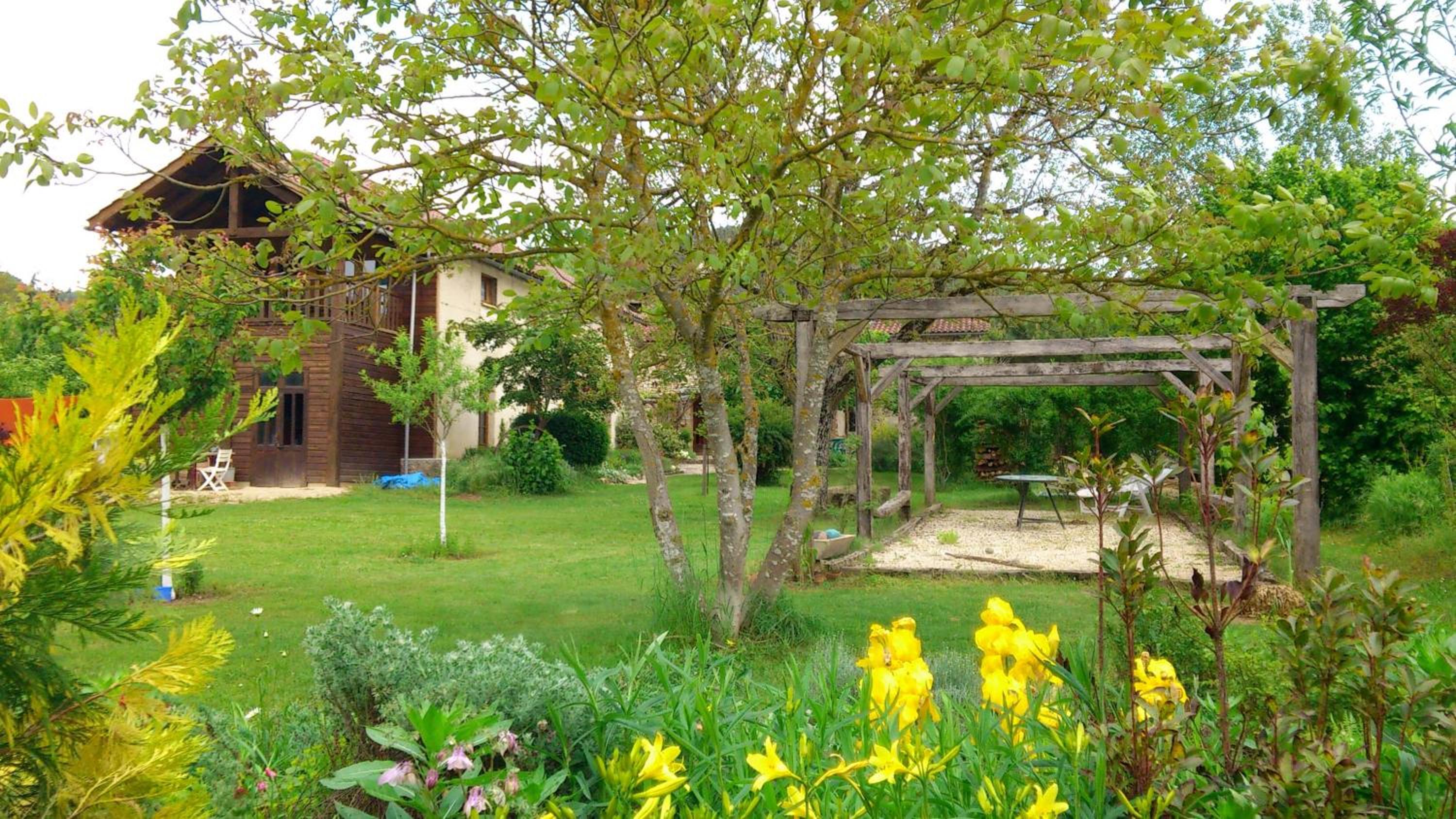 Paysannerie des Versanes - Chambres et gîte view 3