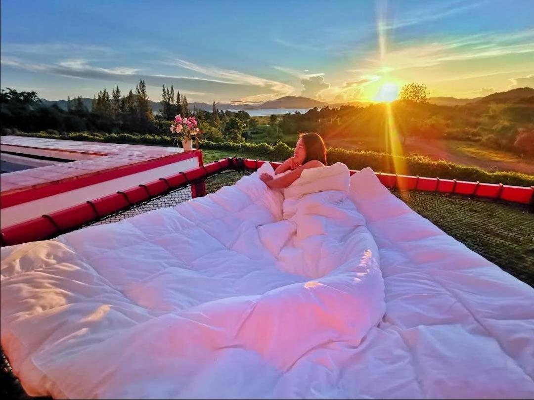 Farm Love Pool Villa Lake View Kaeng Krachan view 2