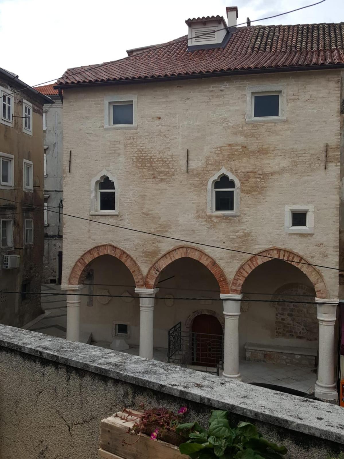 Photo 32