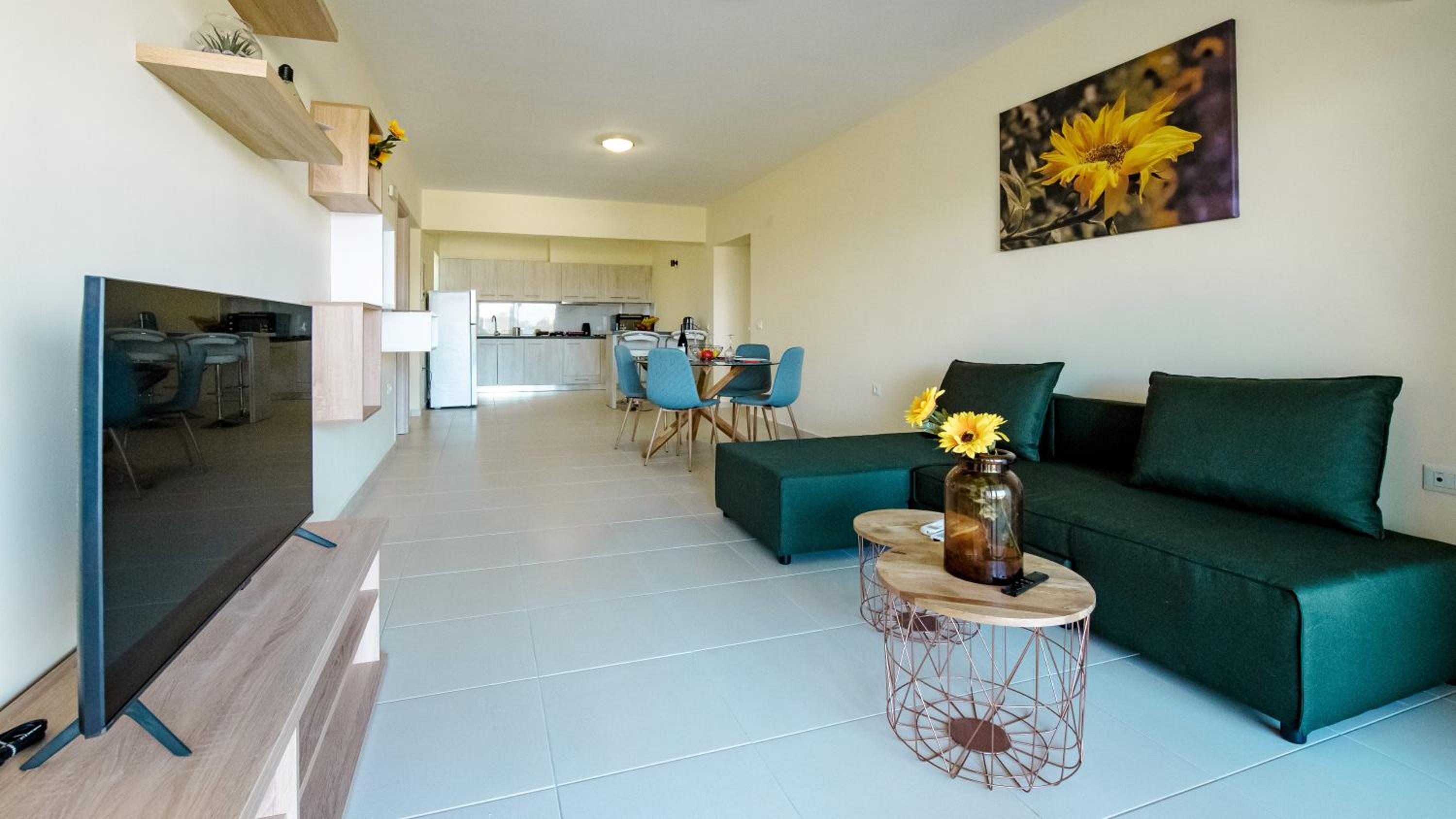 Eden Sunflower - Luxurious Apartment with Sea View