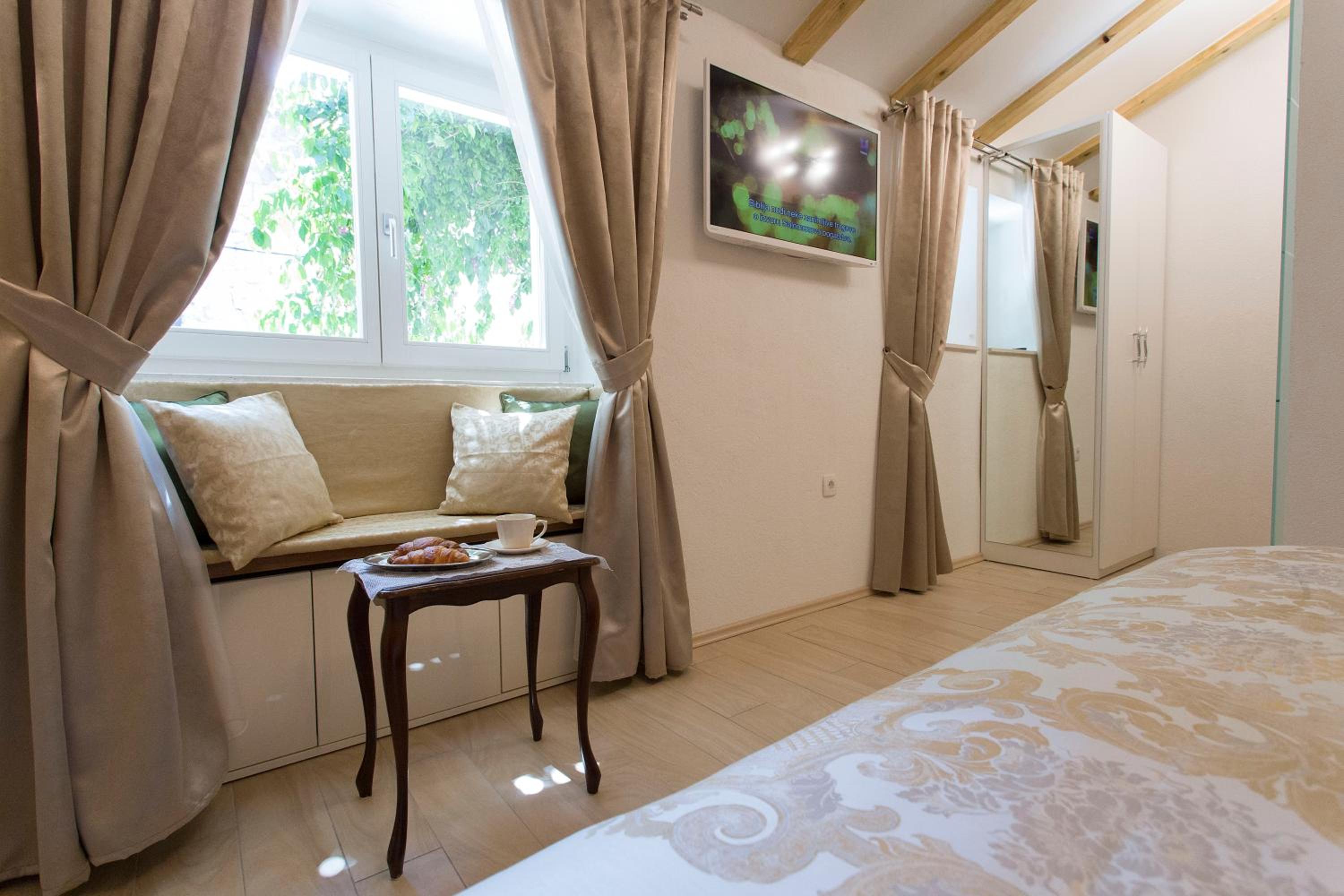 Summer Dream Studio view 3
