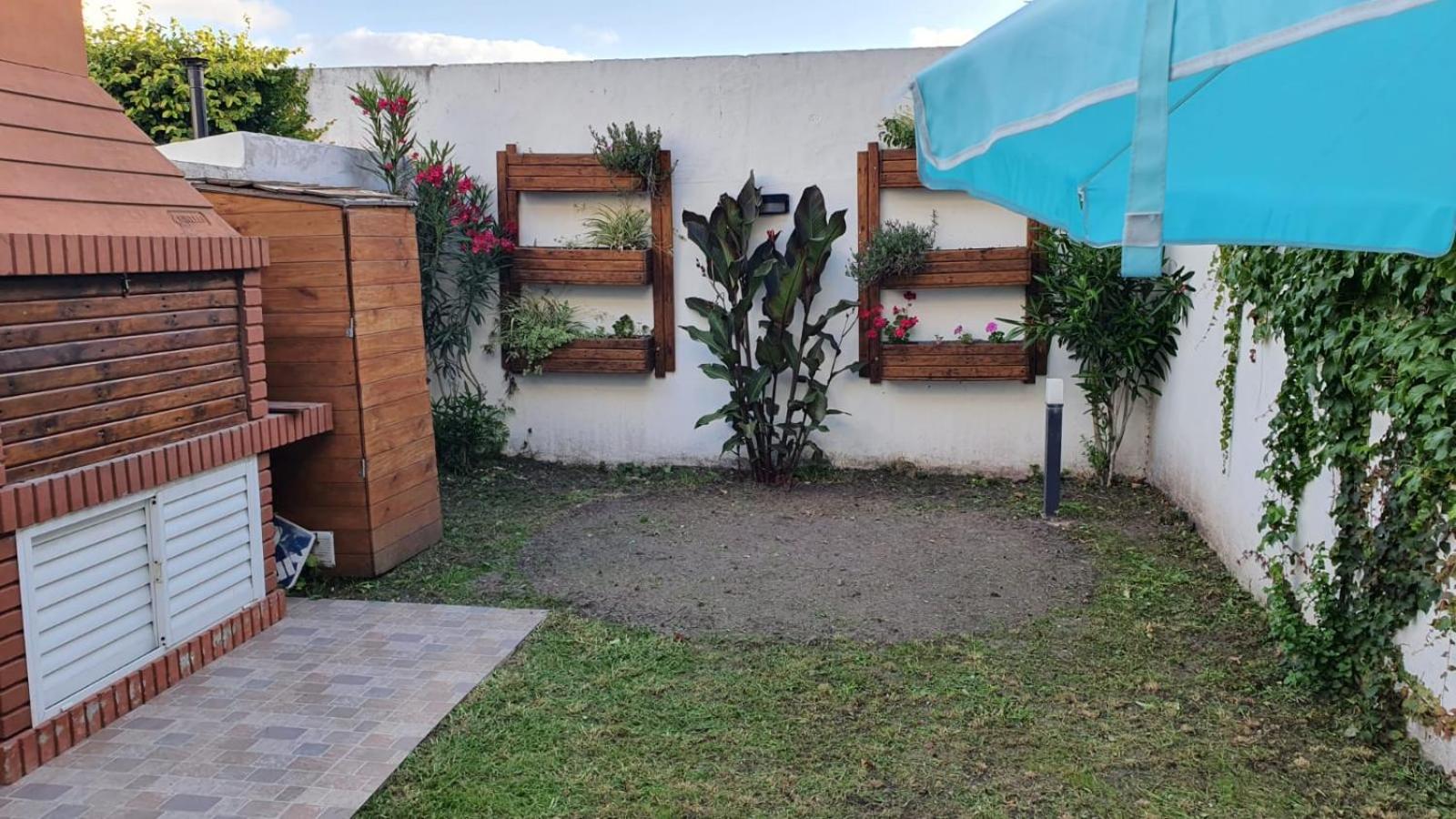 Alquiler temporario de Triplex 3 ambientes con parque y parrilla en Constitución, Mar del Plata