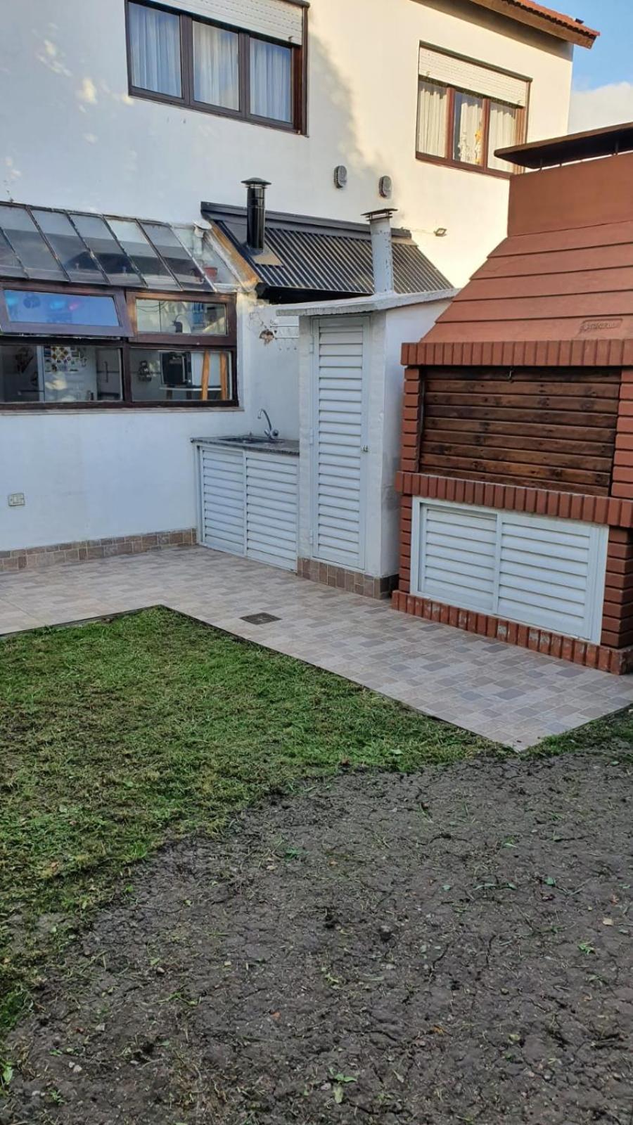 Alquiler temporario de Triplex 3 ambientes con parque y parrilla en Constitución, Mar del Plata