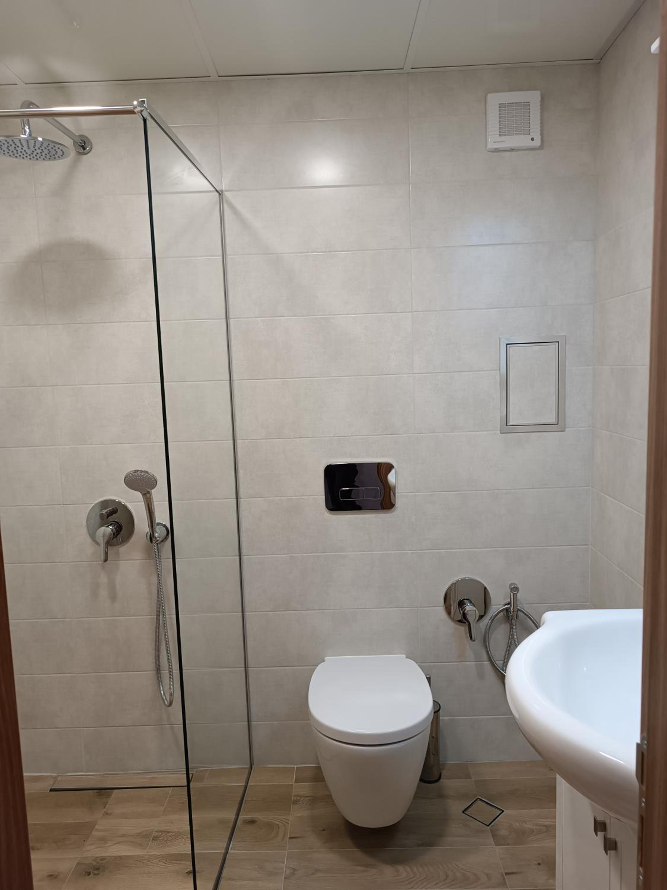 Intense Apartment