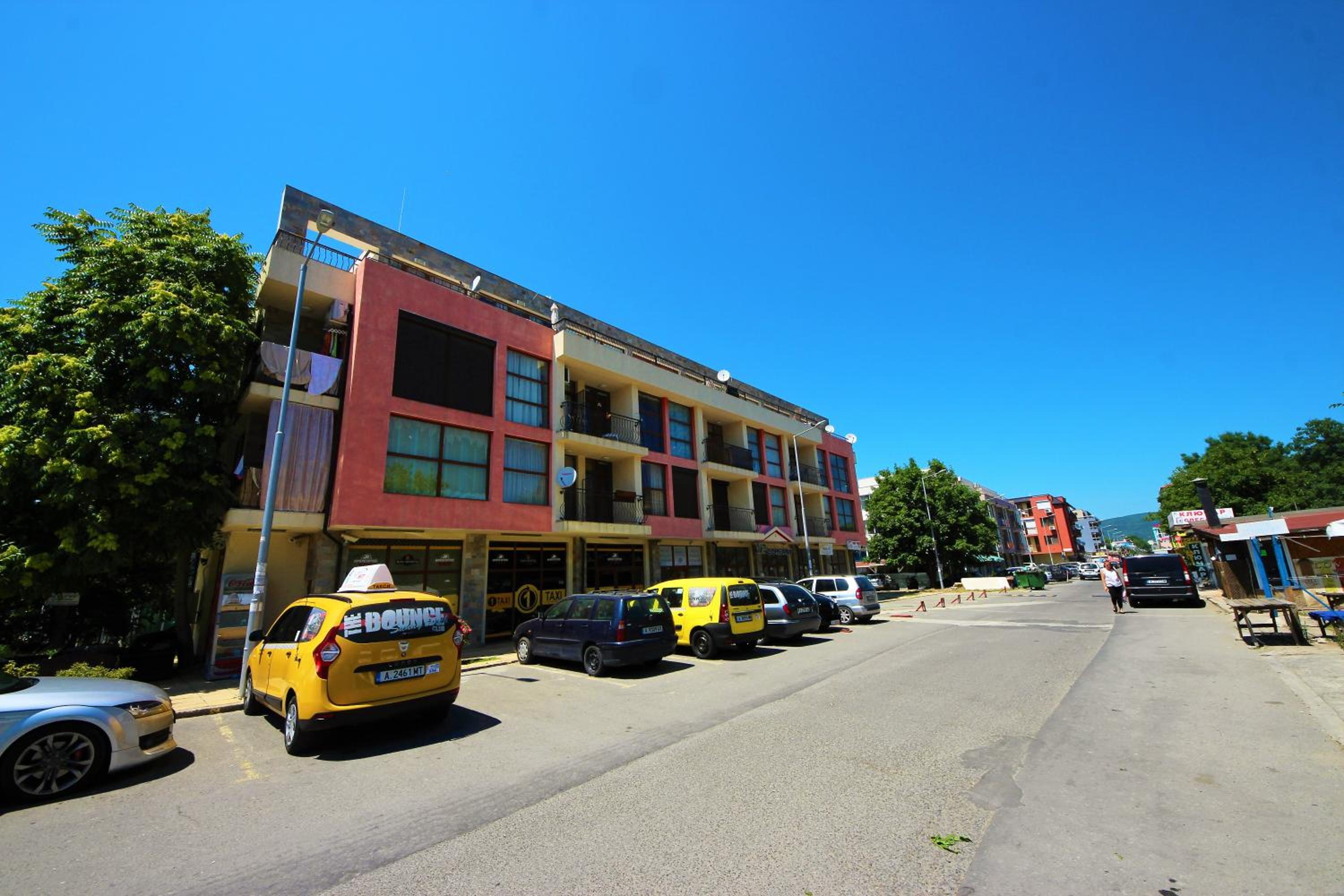 Menada Crystal Park Apartments