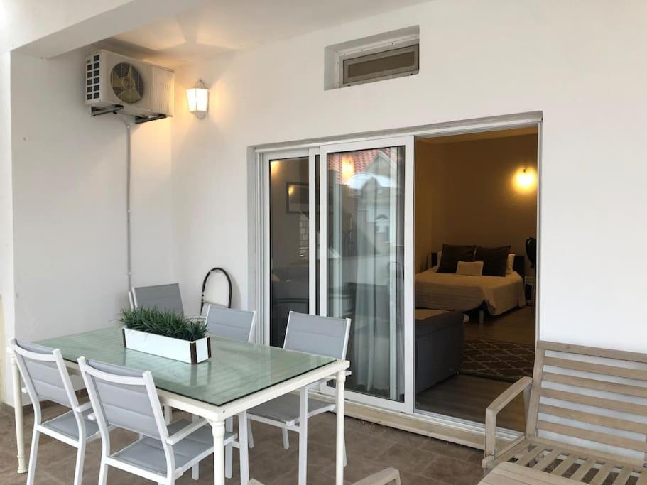 Studio Apartment Luxe- 10min to Old Town