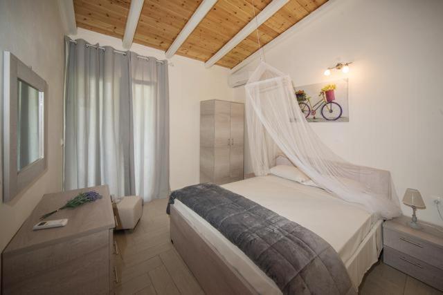 Efi Apartments