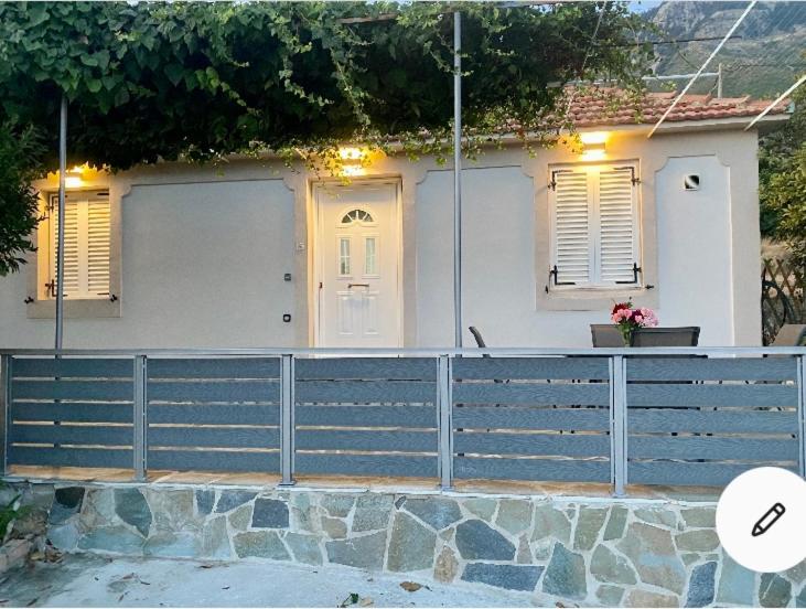 Dina’s House 2 view 2