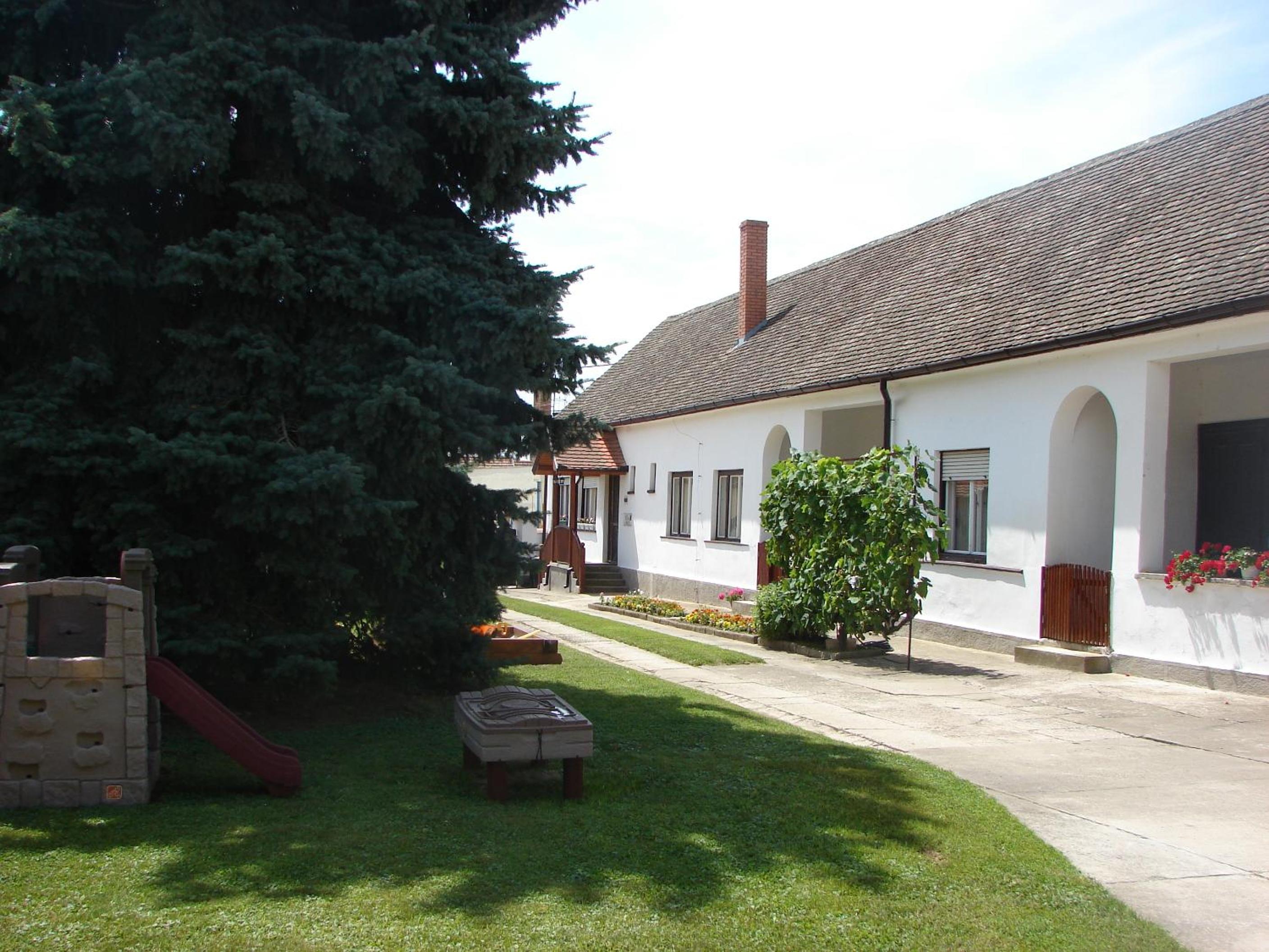 Photo 47