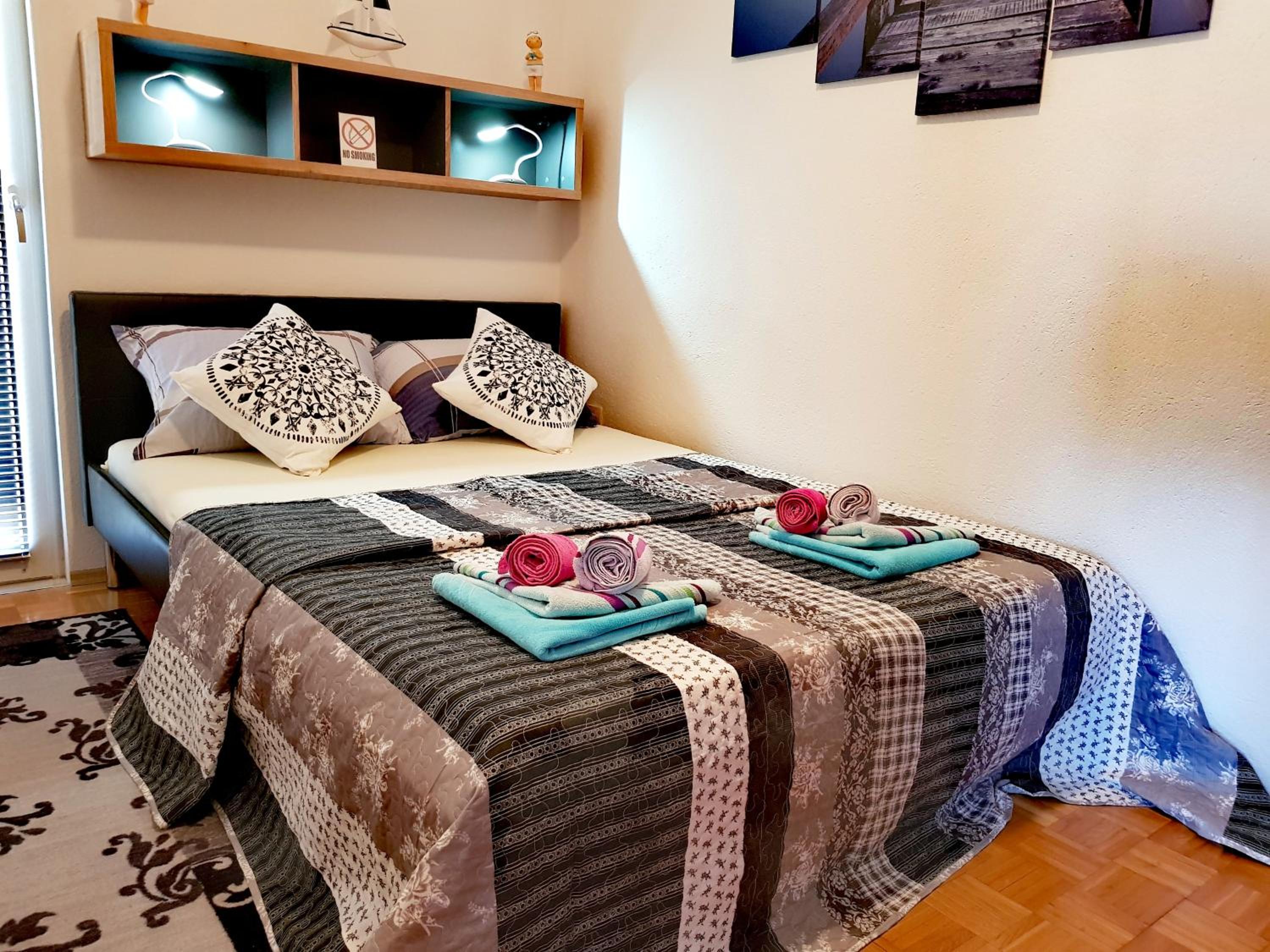Apartment with sea view in Trogir view 3