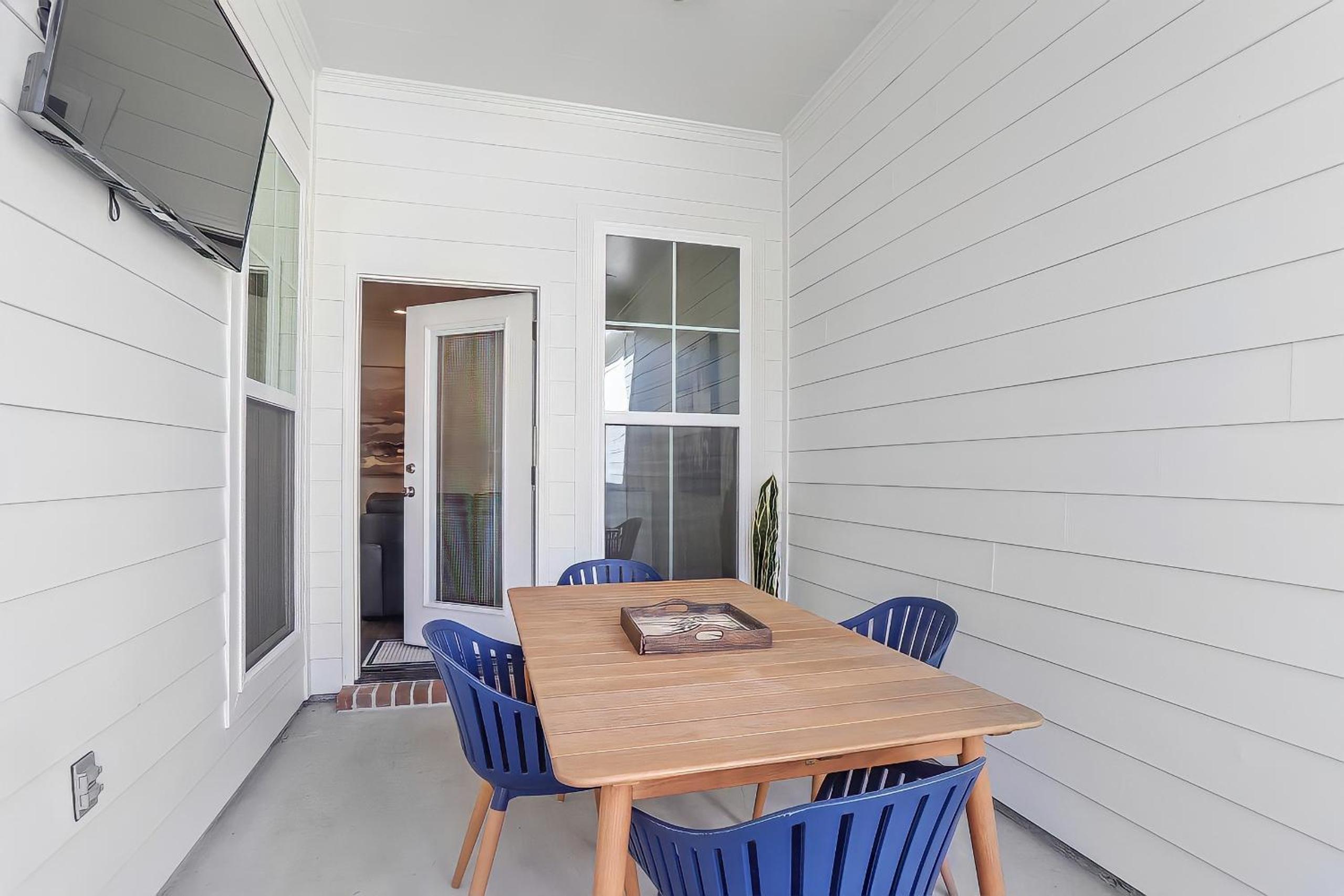 ALL NEW - Designer Luxury 3BR Townhouse - Near LSU