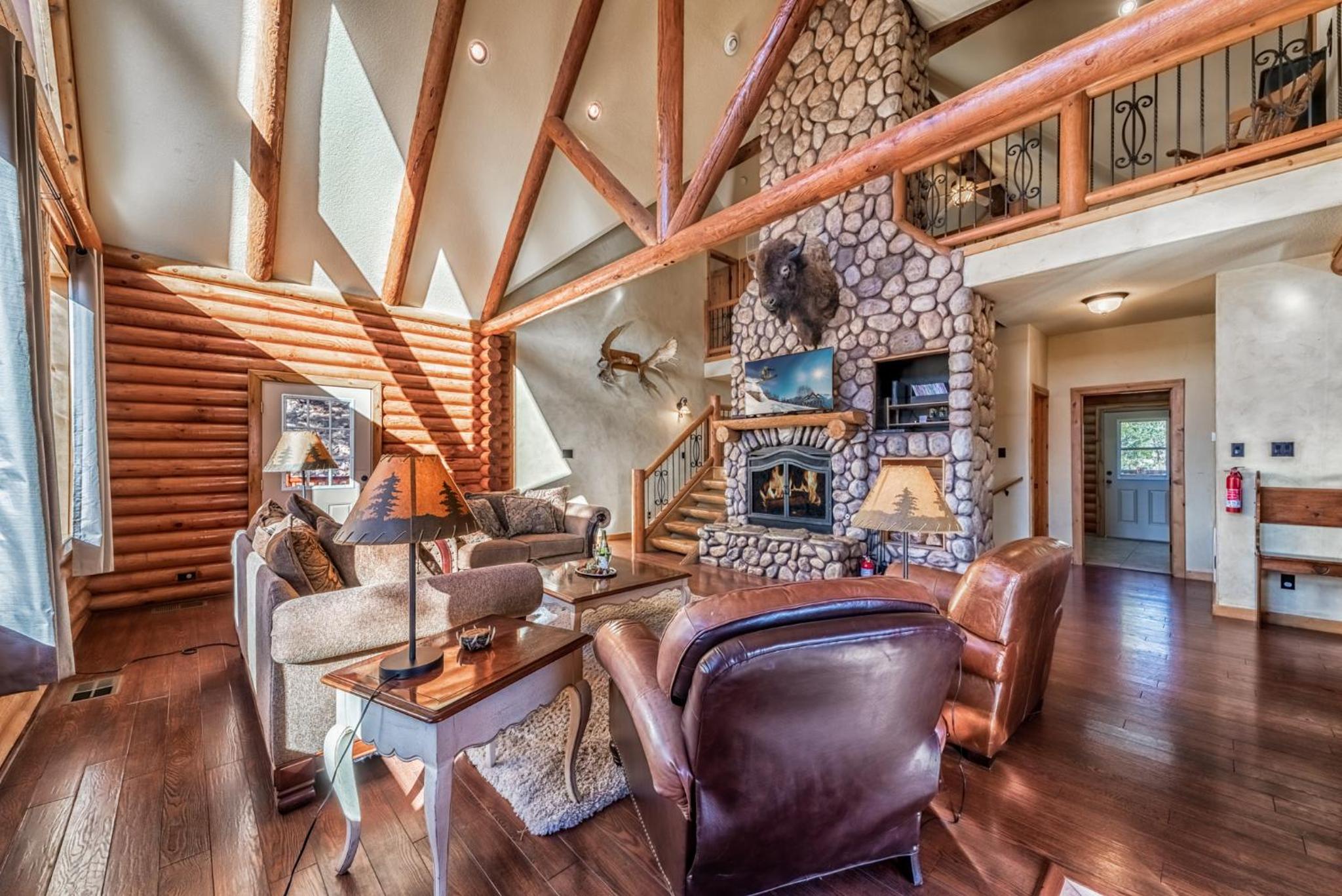 Big Sky, 6 BRs, Loft, Decks, Gameroom, Sleeps 16 view 4