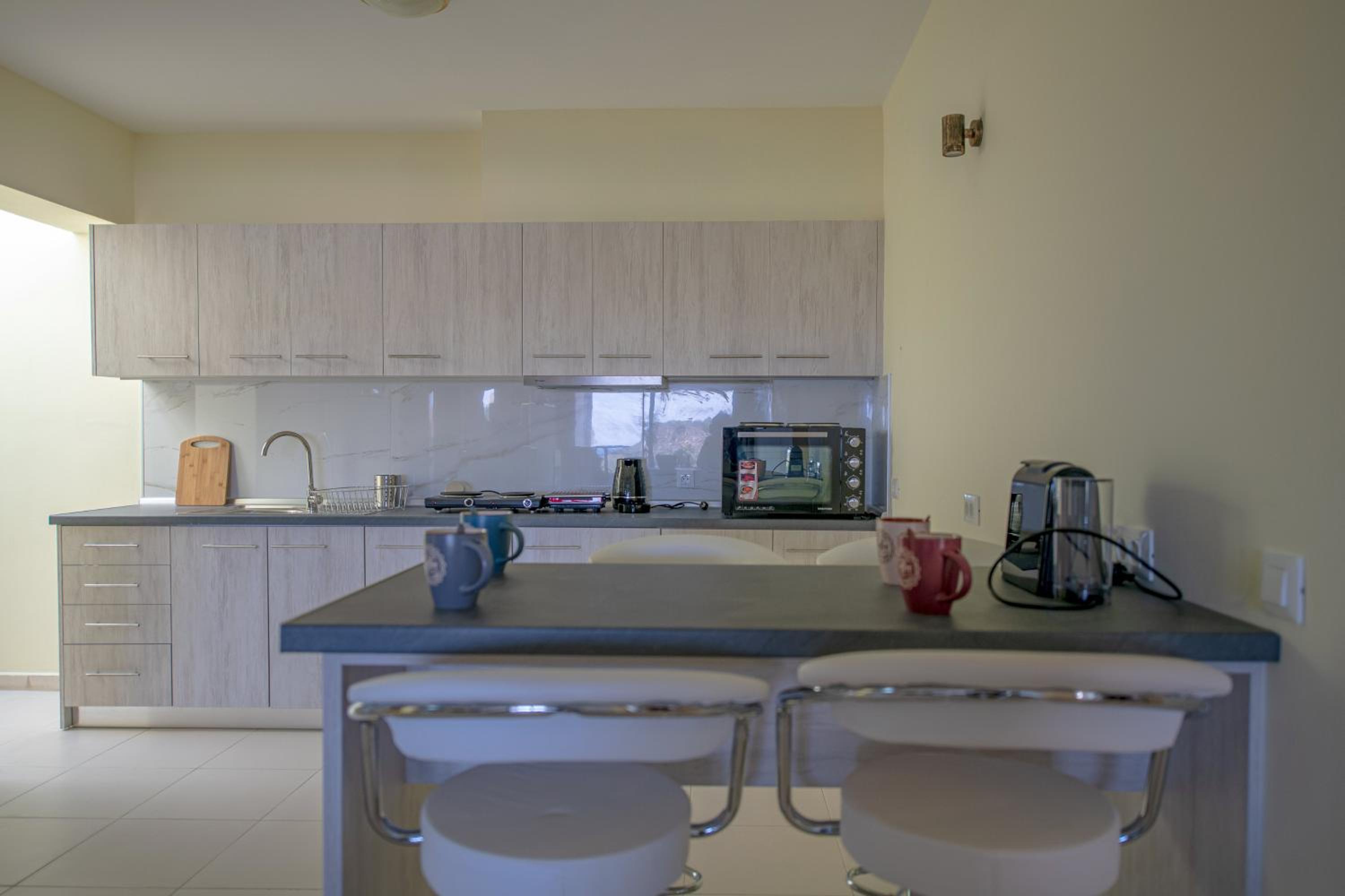 Eden Sunflower - Luxurious Apartment with Sea View