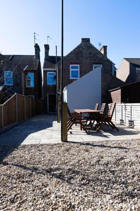 Fully Refurbished Property-March 22-Next to Beach