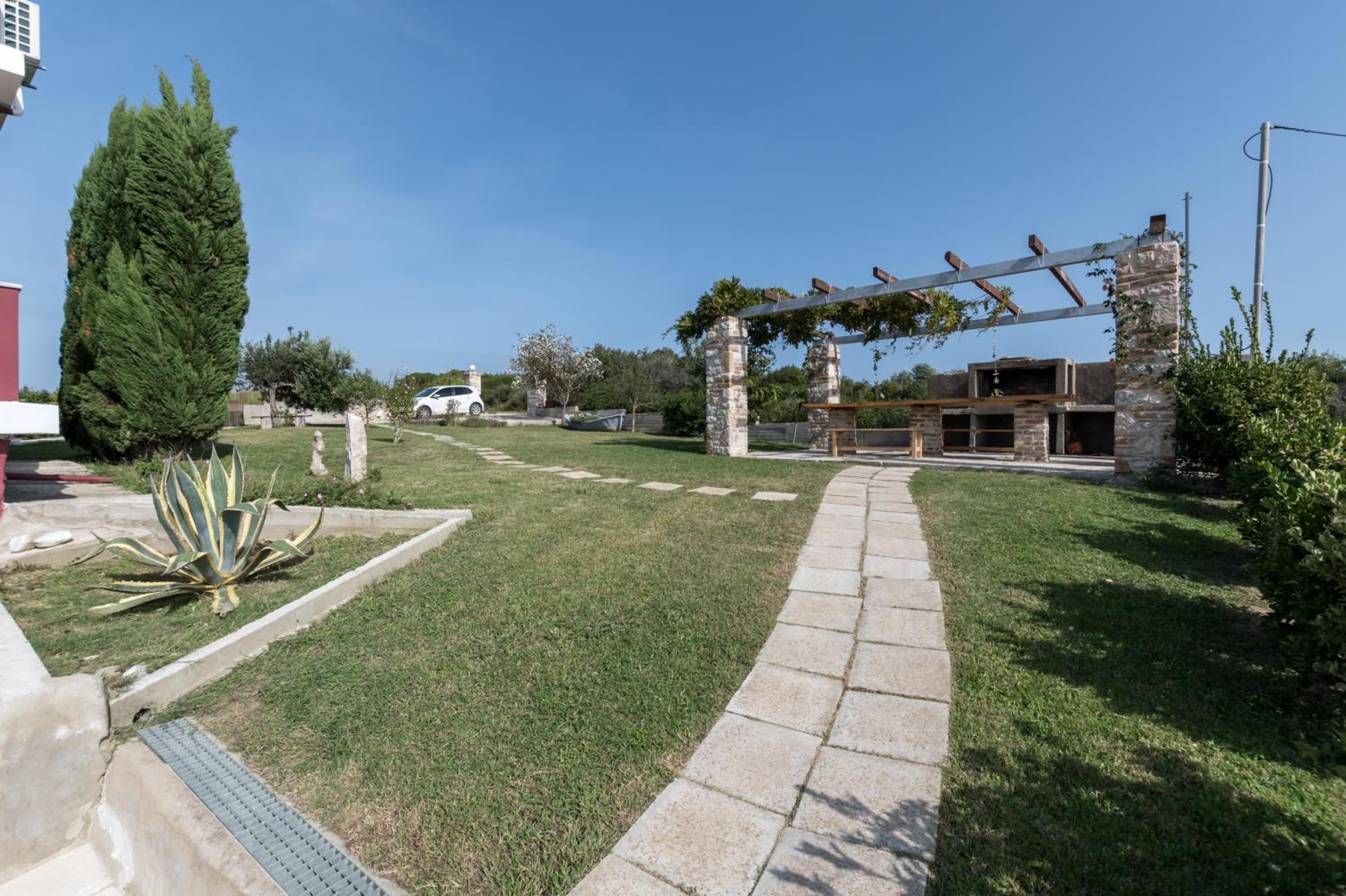 Villa Botzi - The House on the Hill