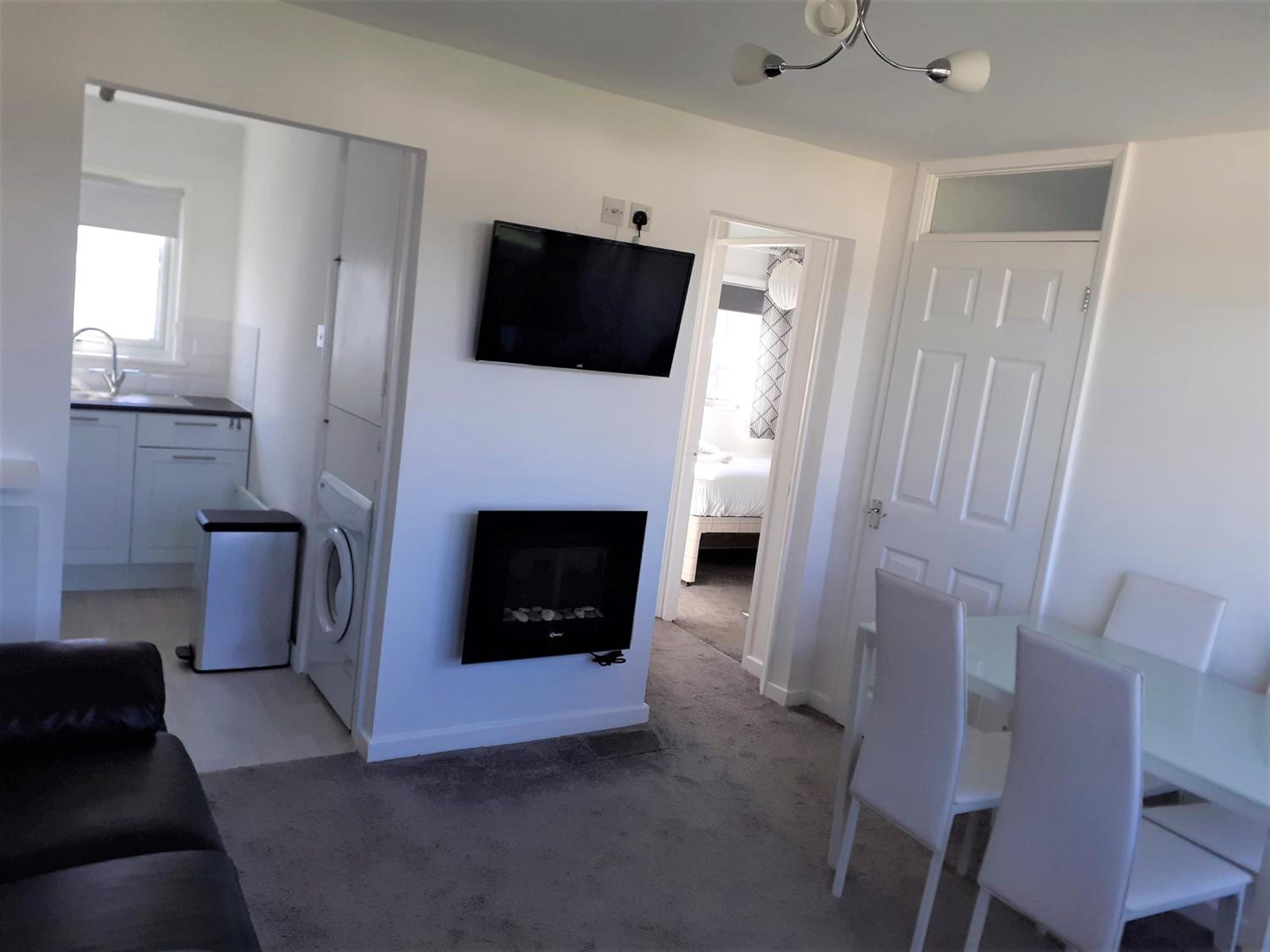 Fabulous 2 bedroom dog friendly chalet 5 min walk to beach, nr Gt Yarmouth & Norfolk Broads view 5