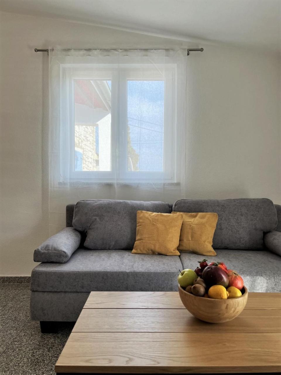 Apartment Lorun 47 view 3