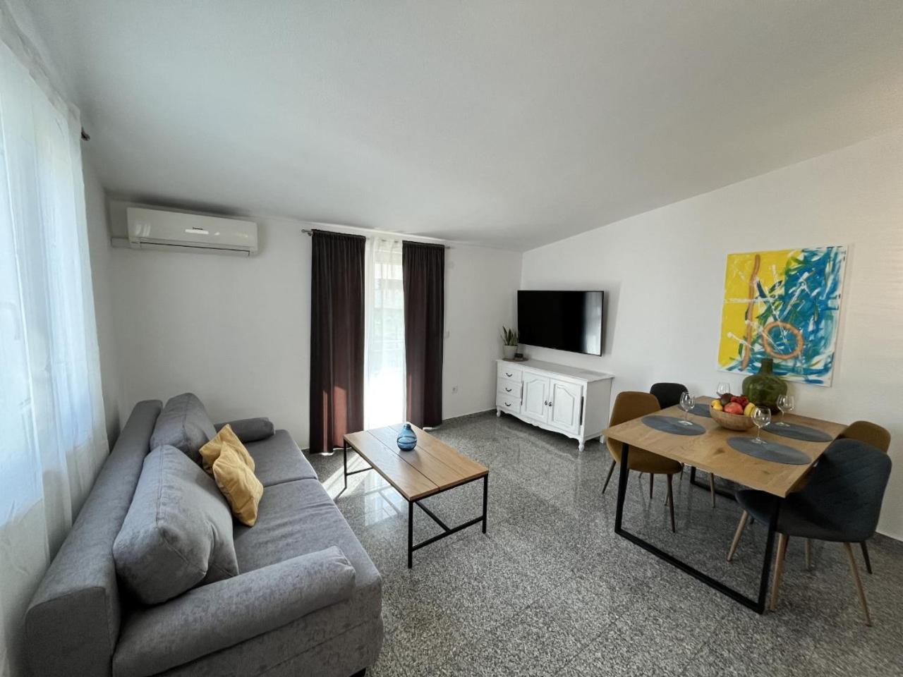 Apartment Lorun 47 view 4