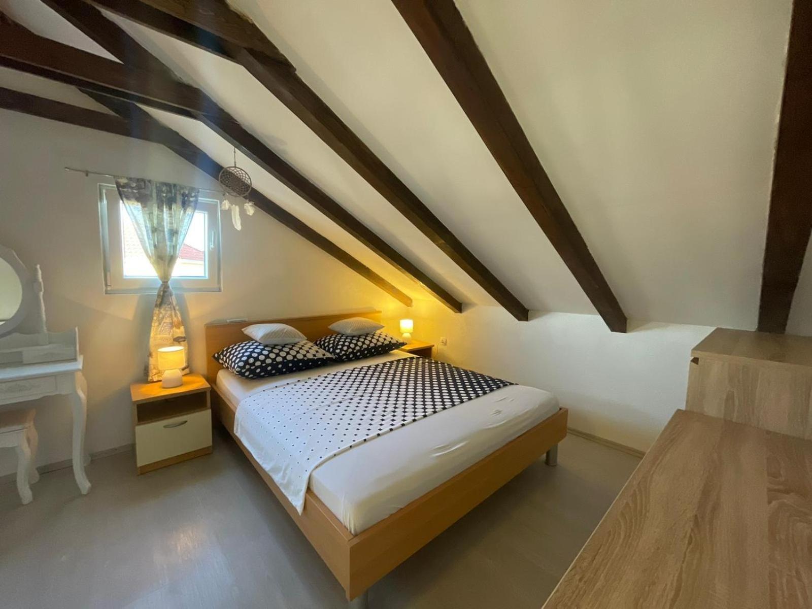 Studio Apartment Dona view 5