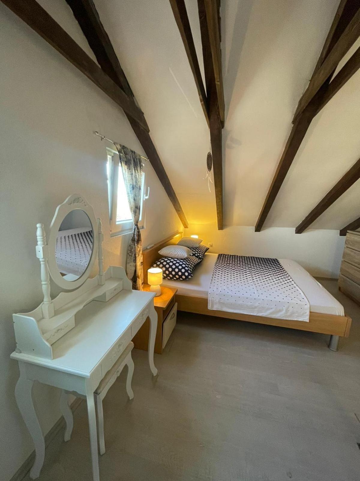 Studio Apartment Dona view 4
