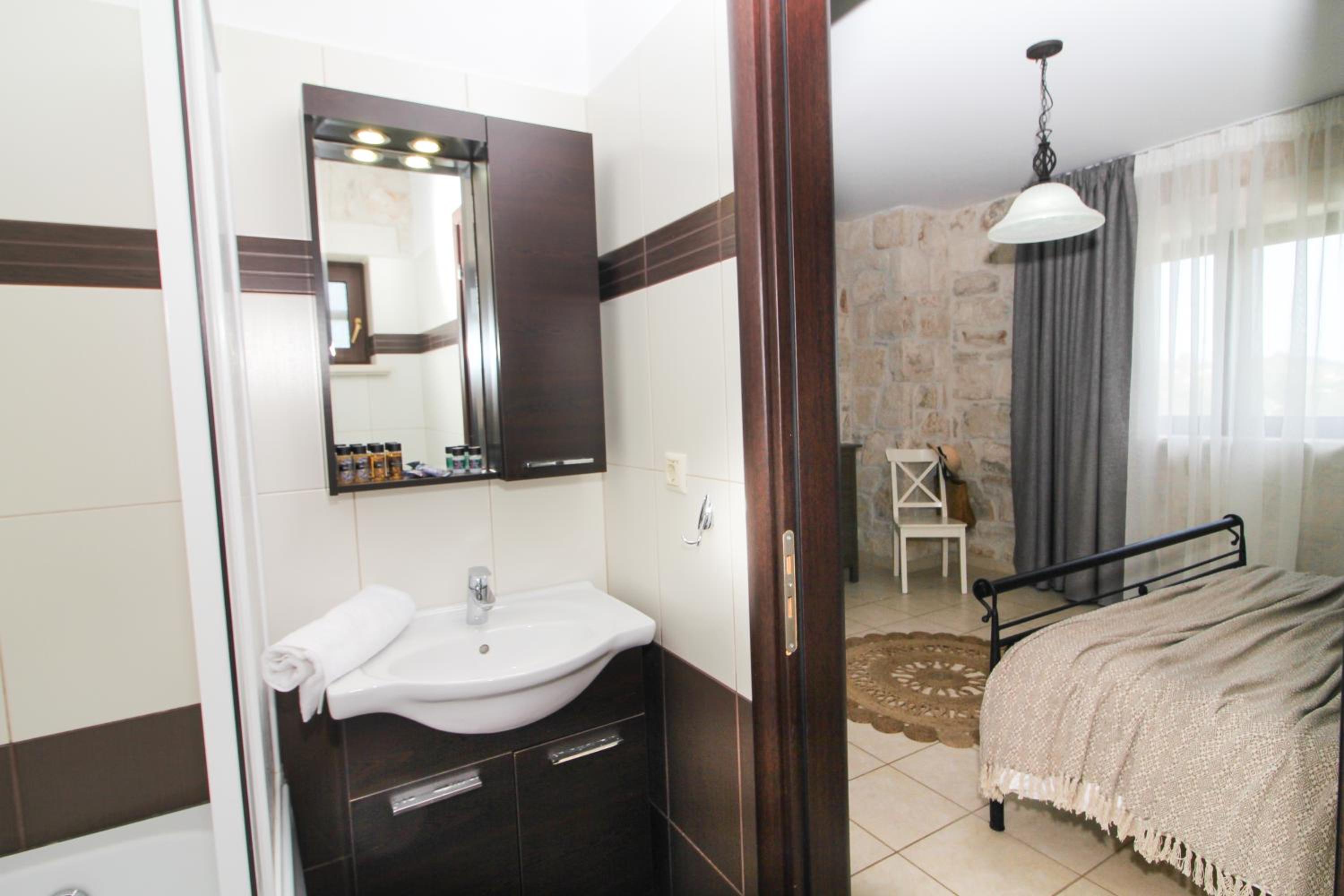 EVaNTHE STONE VILLAS view 5