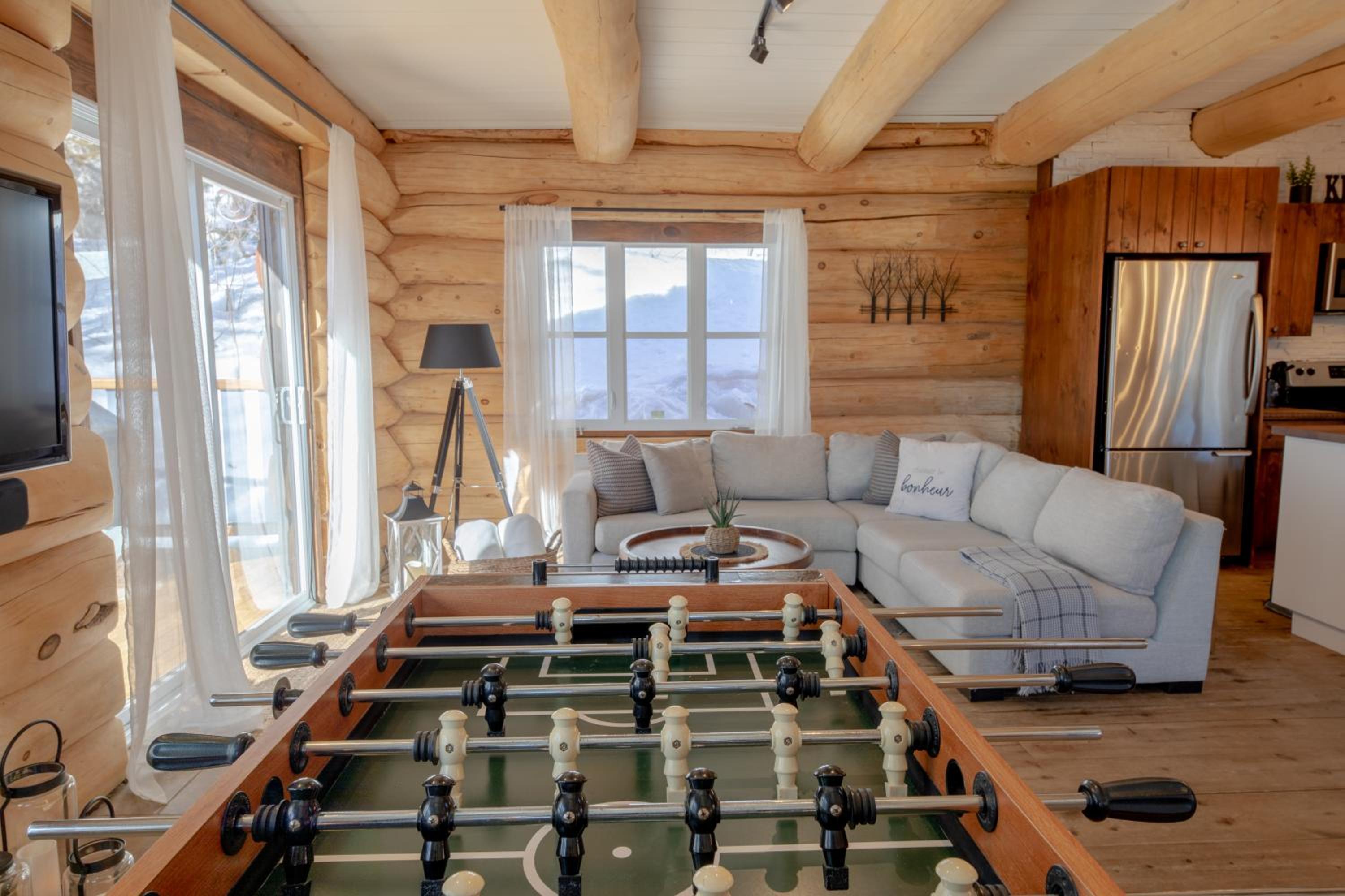 Breathtaking log house with HotTub - Winter fun in Tremblant