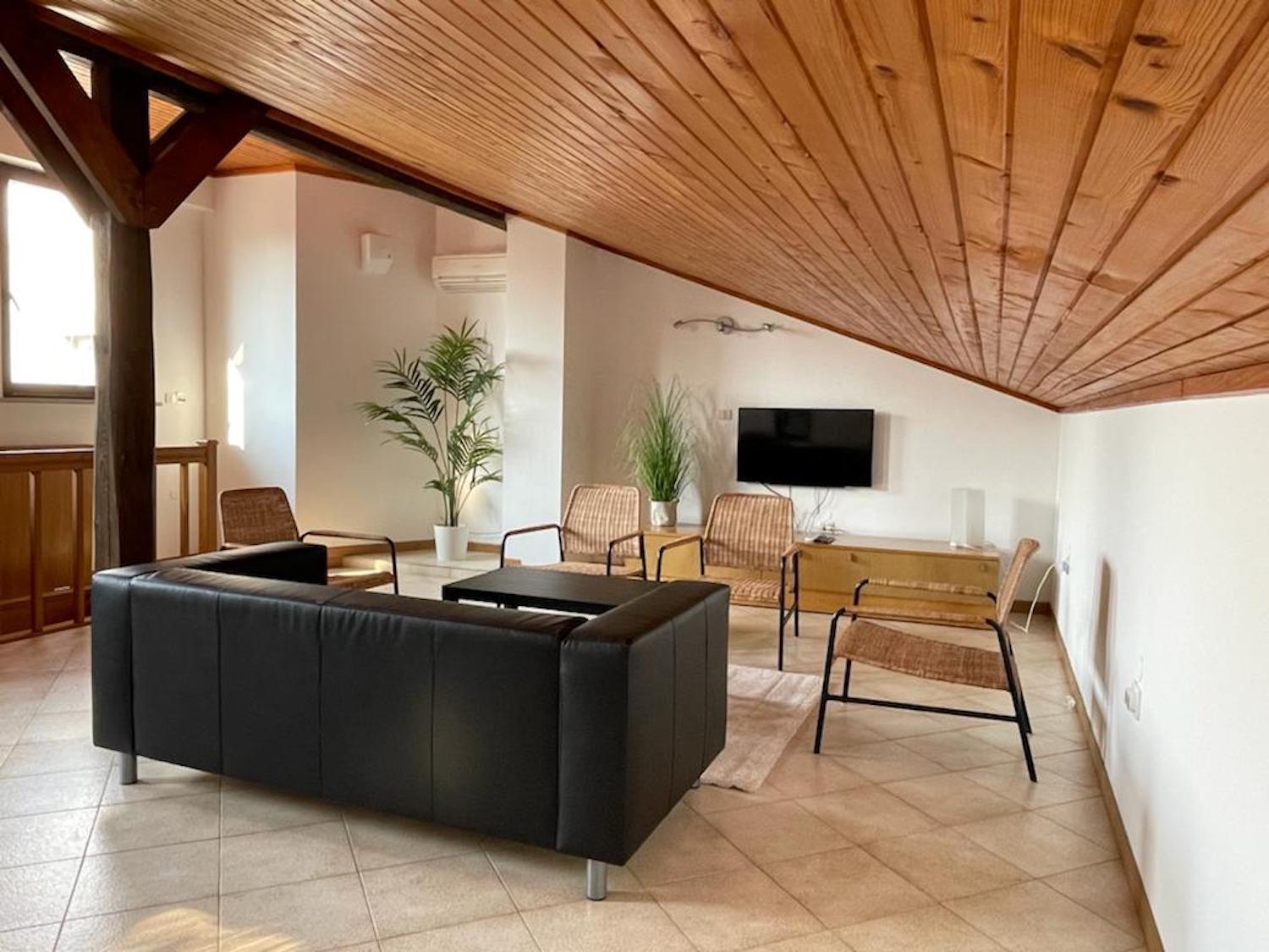 Modern & Comfy Sea View House NG view 2