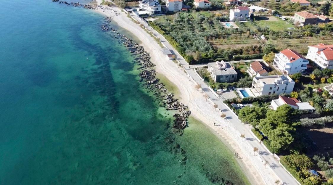 Sunny apartment by the beach view 3