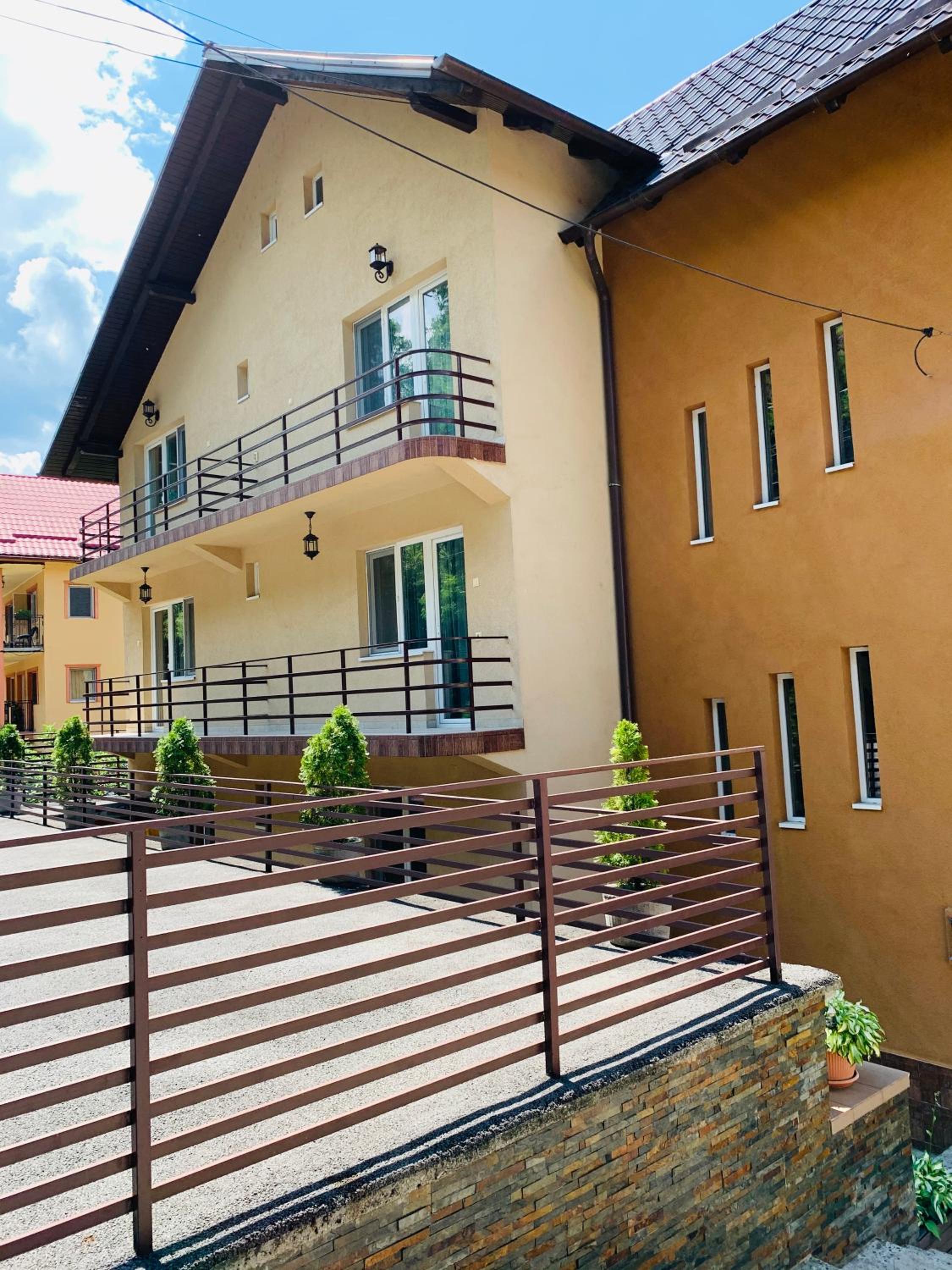 Hotel Casa Neamtu - Image 1