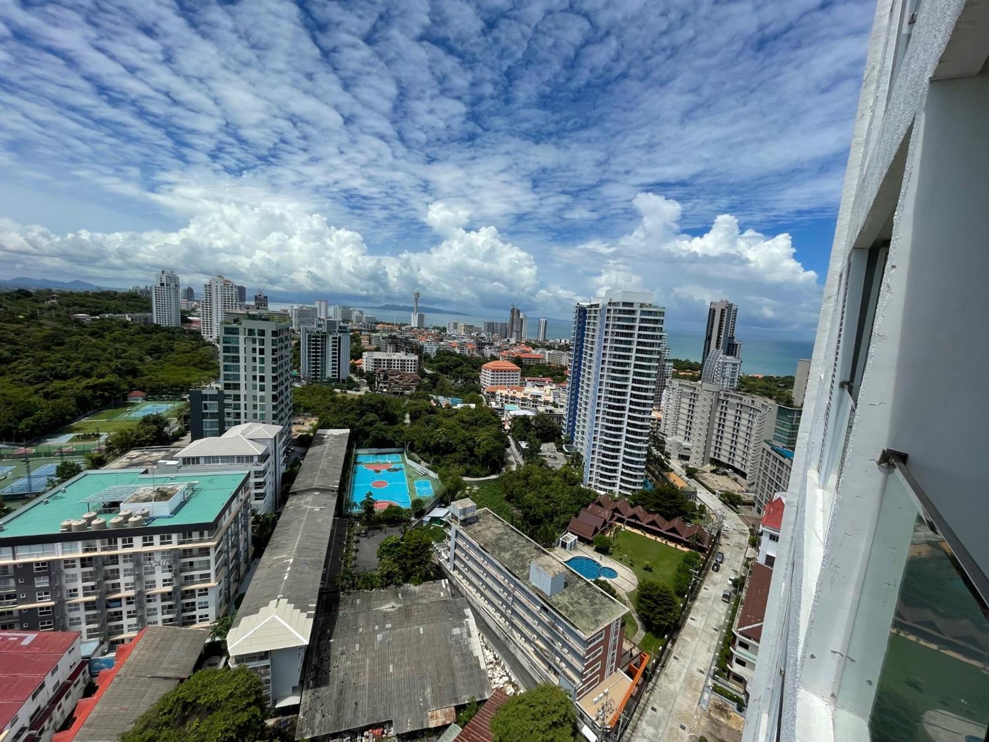 LUXURY 1 Bedroom in Amari Residences view 2