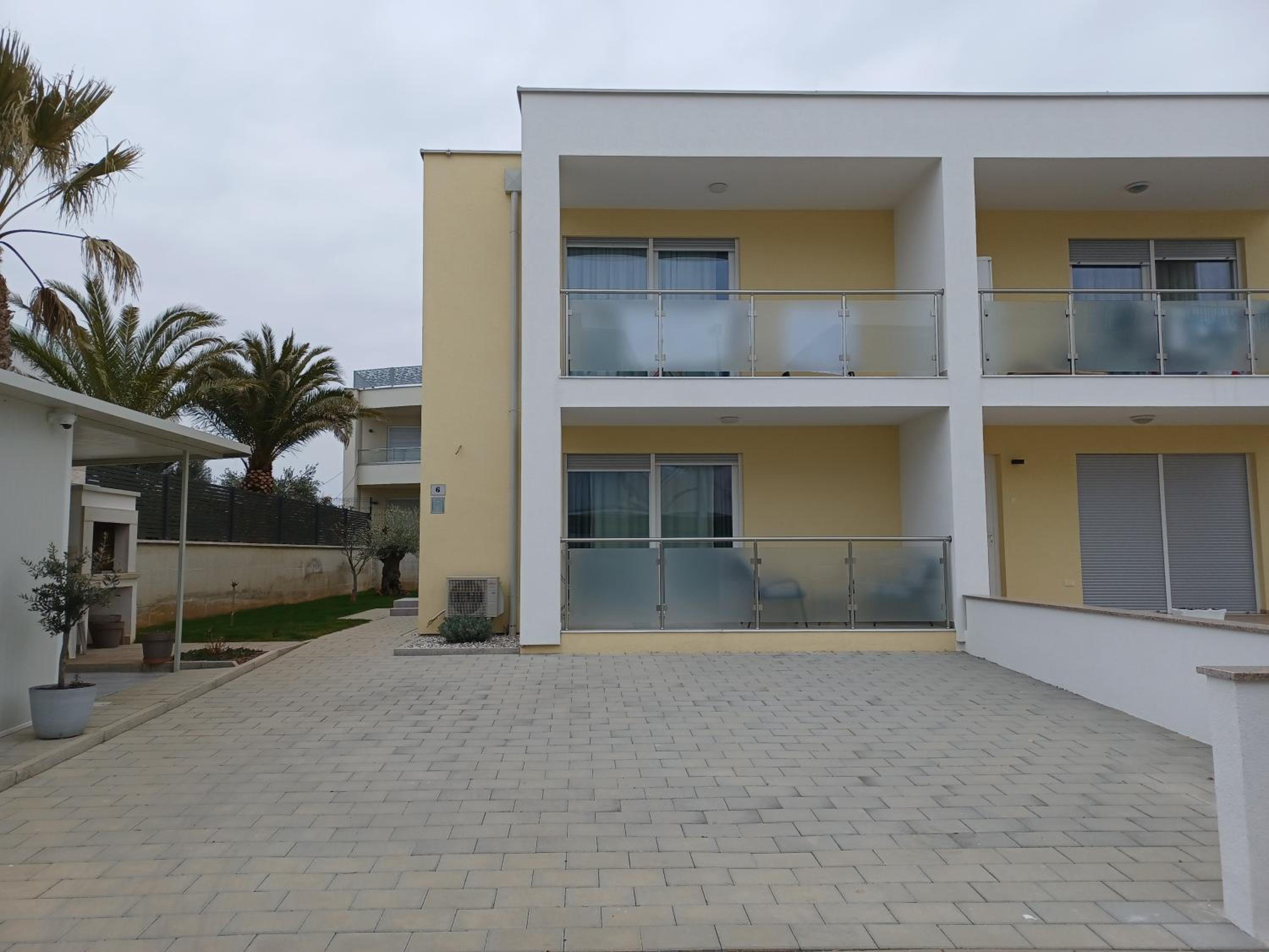 Apartments LEON 1 view 2