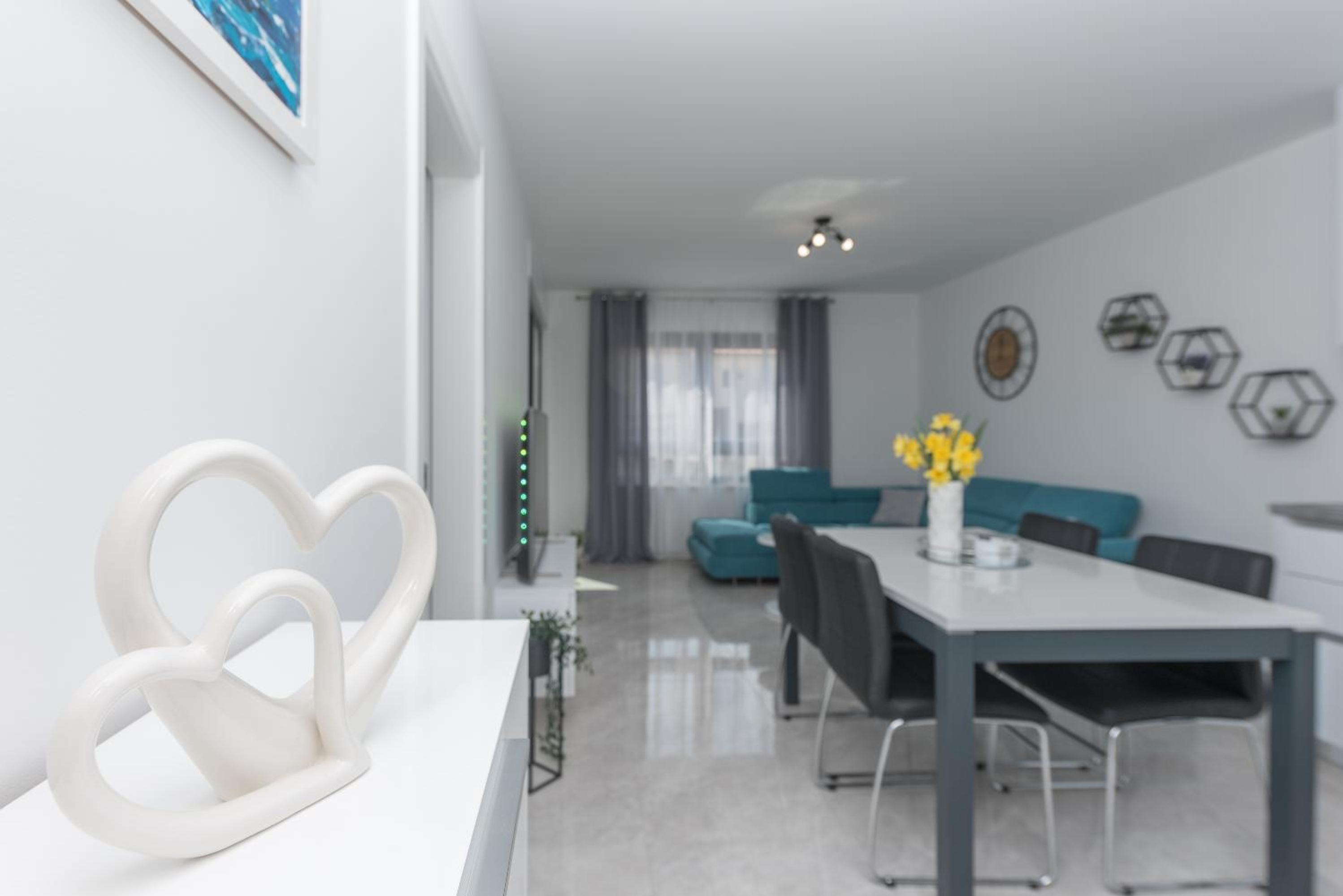 Apartment Ema