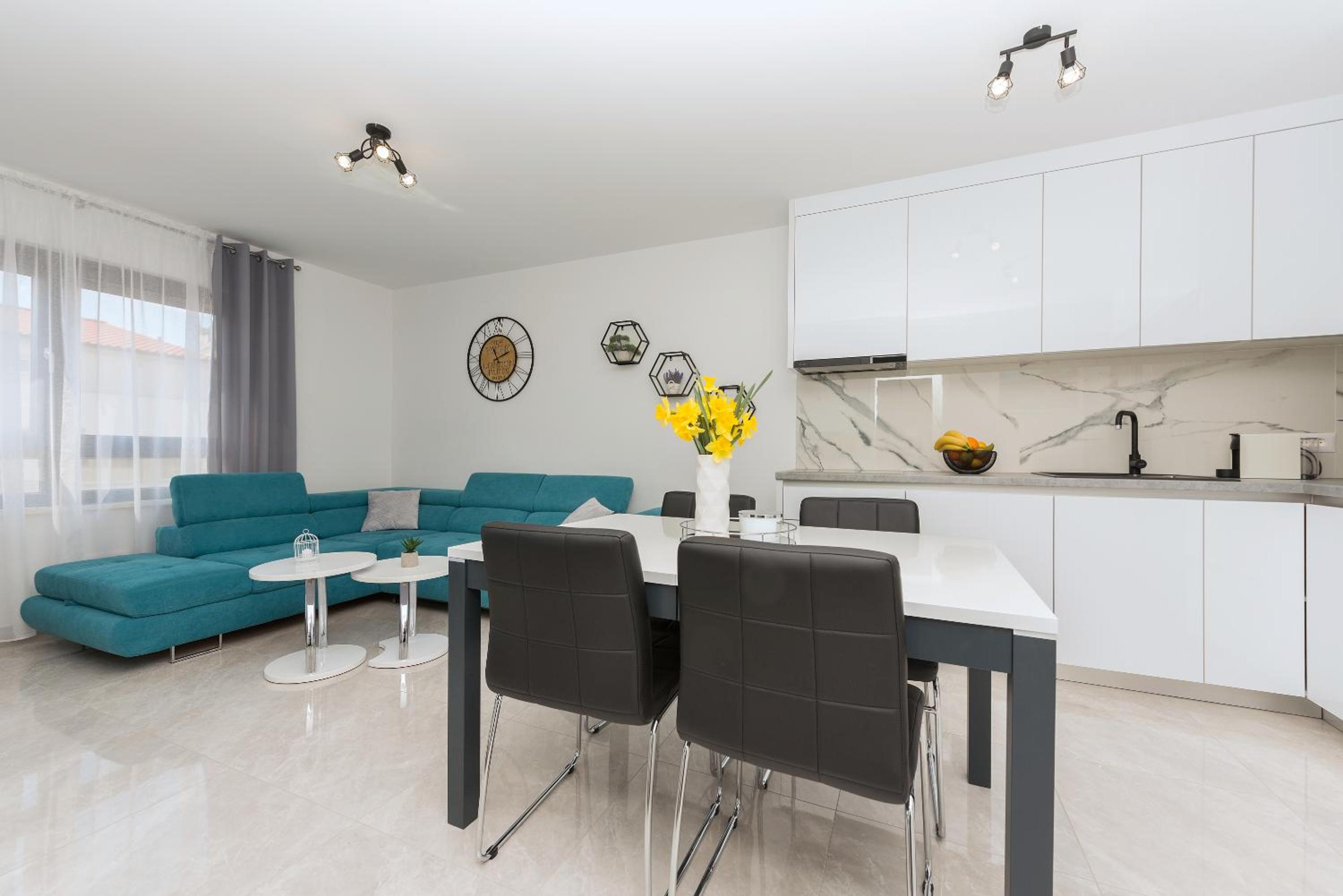 Apartment Ema