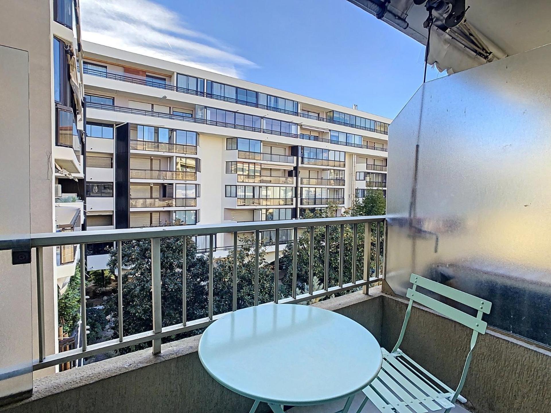 Majestic Apartment
