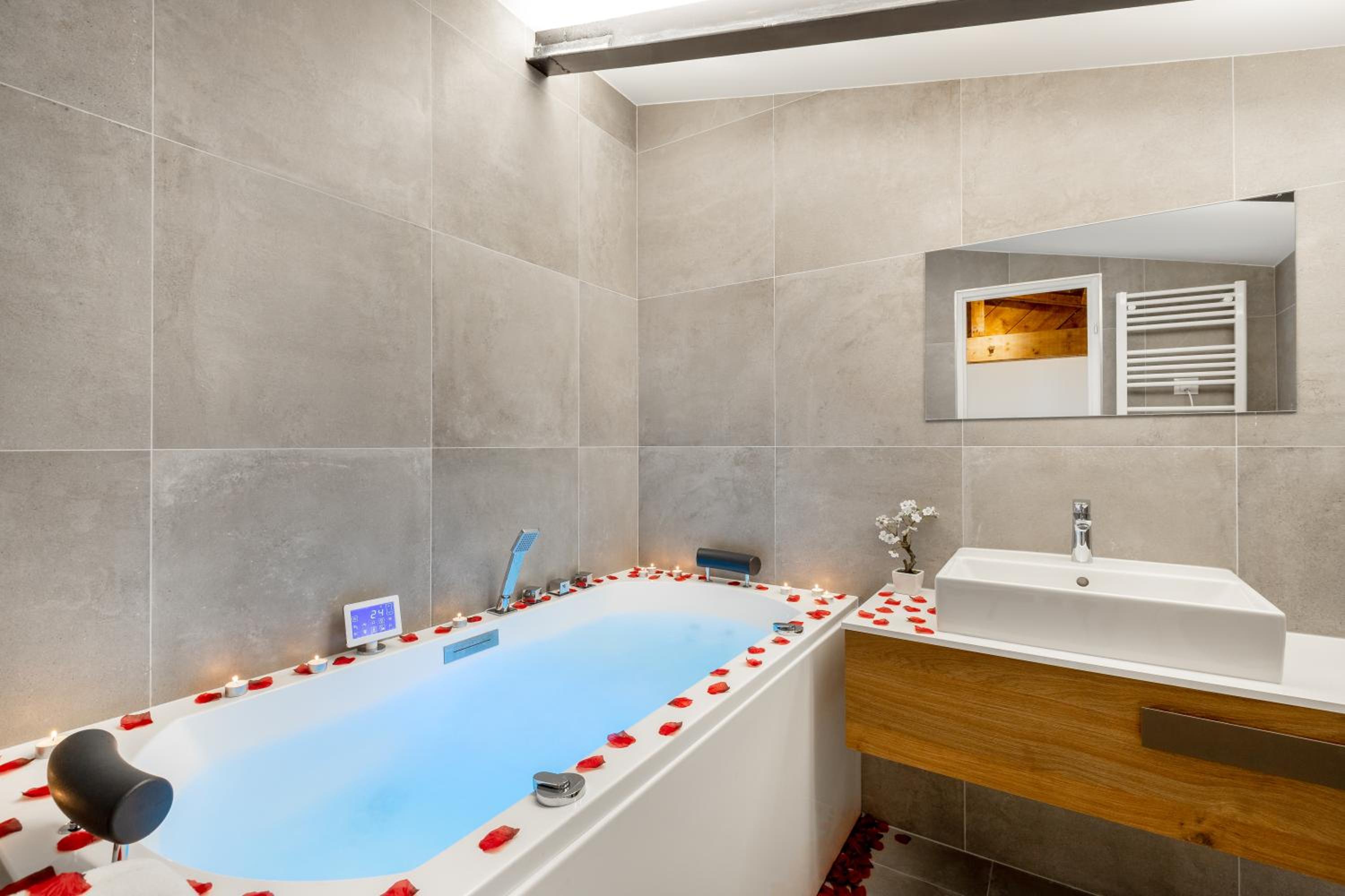 Residence Meynadier - apartments - New - AC - Wifi - Close Beach and Palais - LRA Cannes view 3