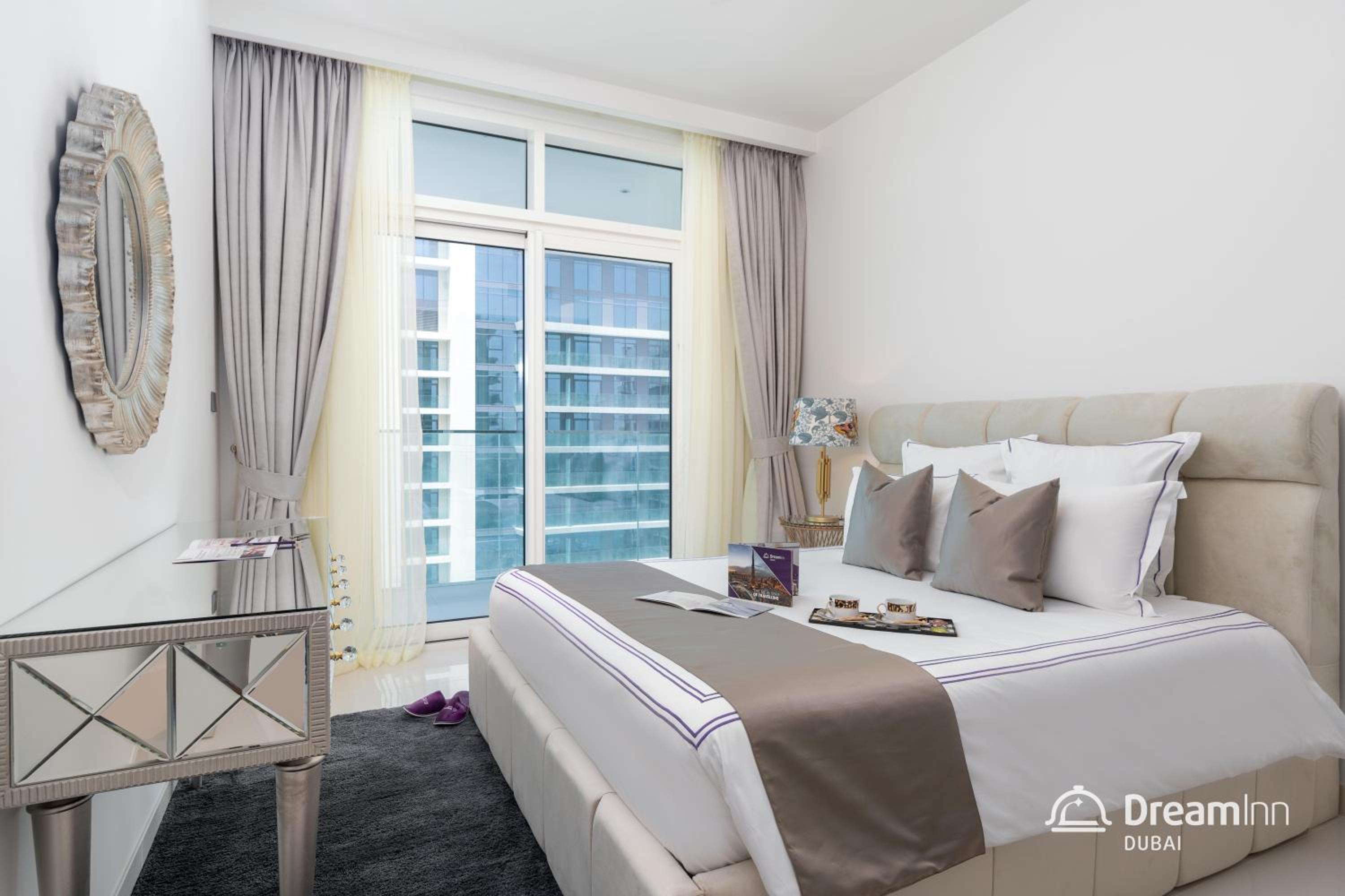 Dream Inn Apartments - Sunrise Bay Beach Front