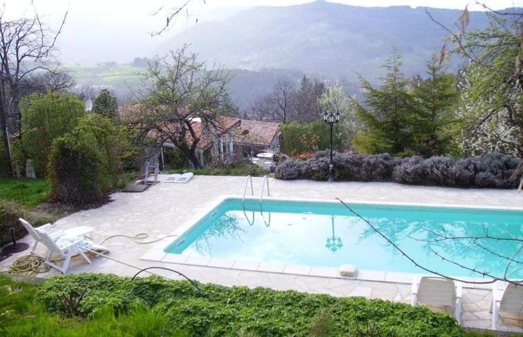 Les Grangeonnes, gîtes nature, piscine, sauna pour accueil familiale ou de groupe view 3