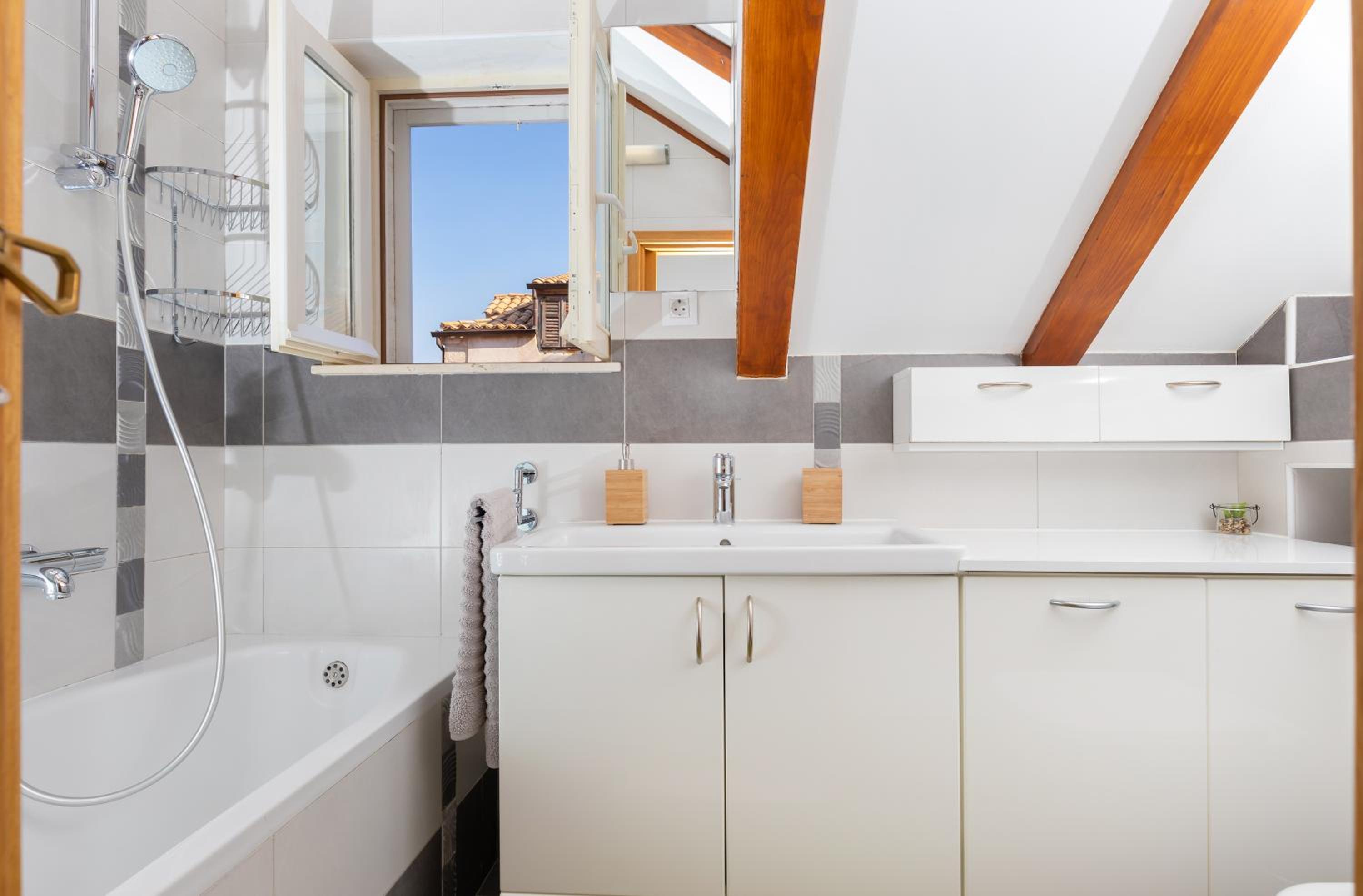 Domino Holiday Home