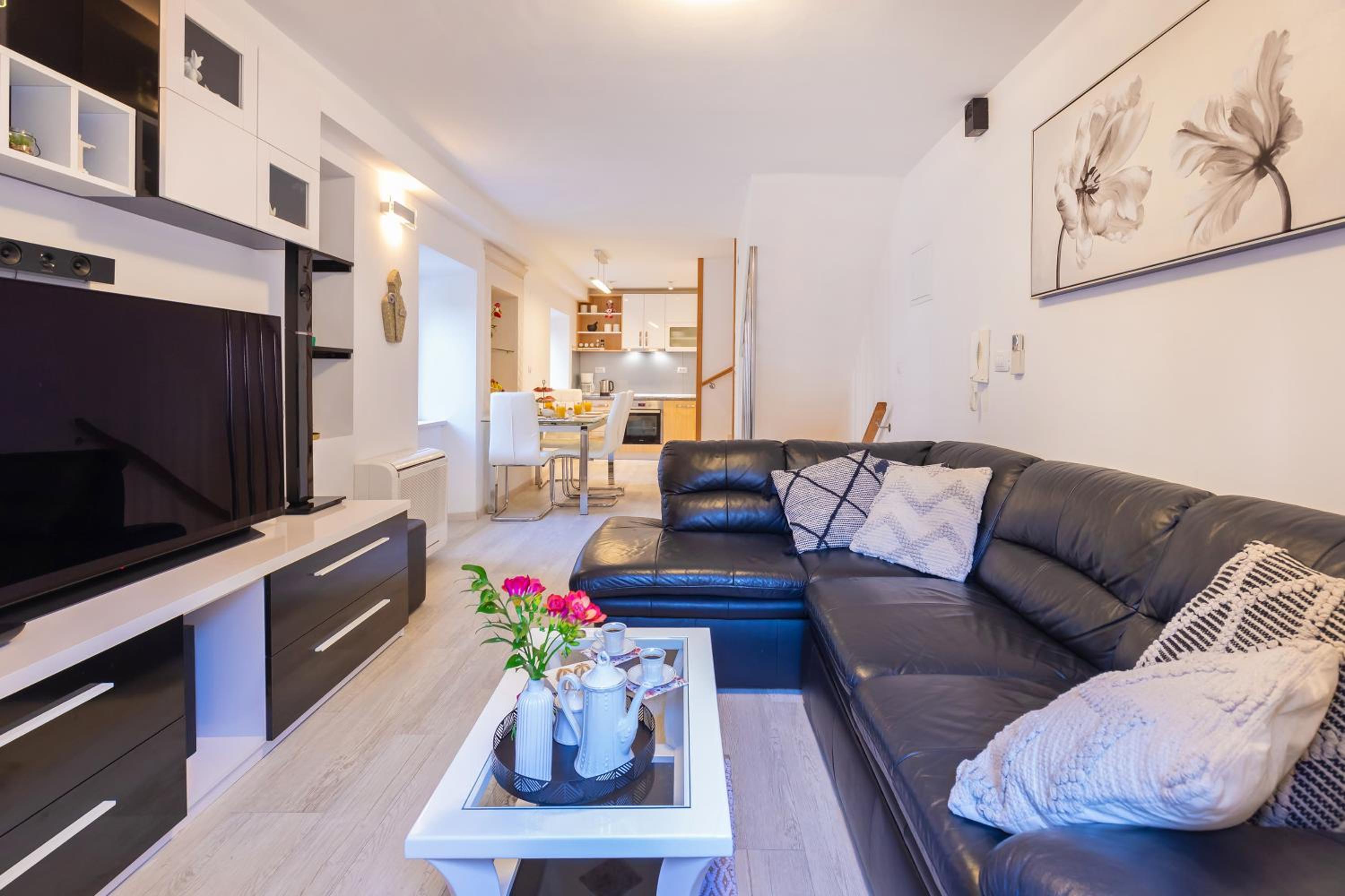 Domino Holiday Home