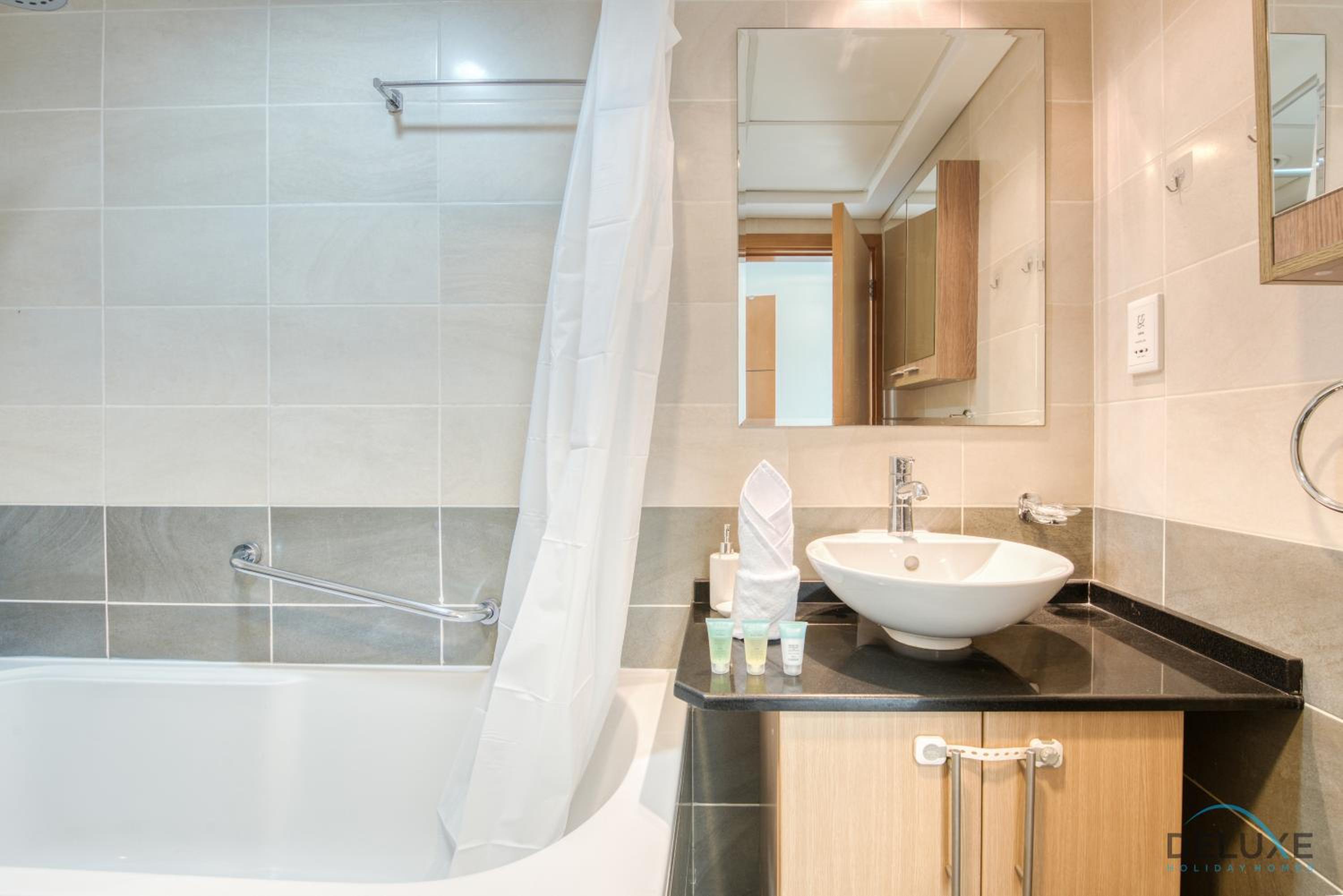 Ornate 2BR at Ocean Heights Dubai Marina By Deluxe Holiday Homes