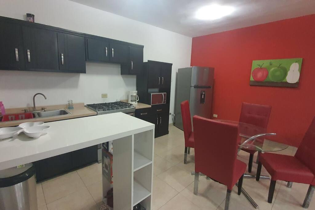DEPARTAMENTO NUEVO Y CENTRICO EN MITRAS NORTE